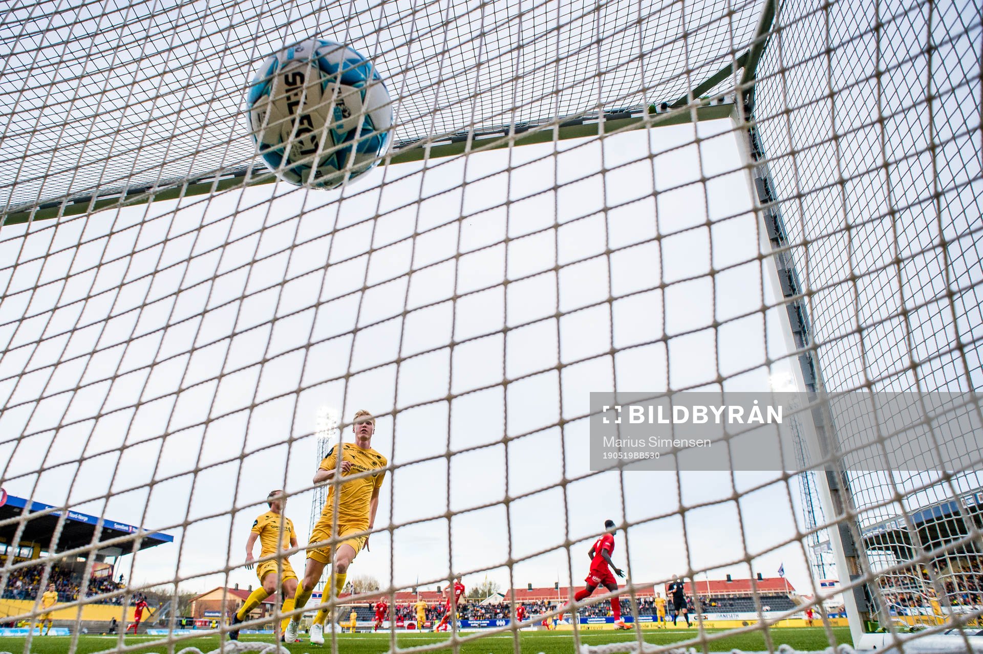 Karamoko Daouda Bamba of Brann scores the 0-1 goal