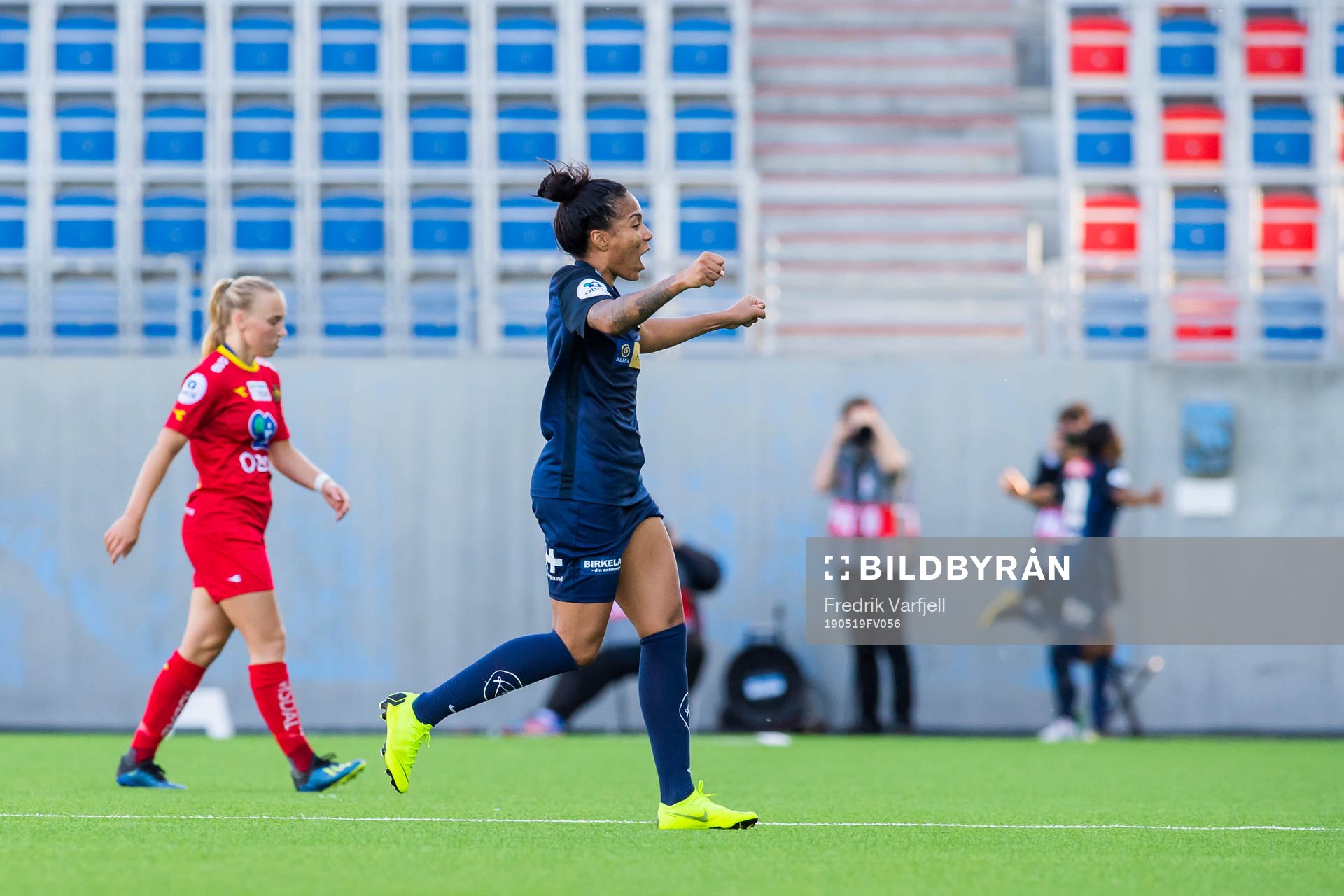 Giovanna de Oliveira of Avaldsnes celebrates the 2-2 goal