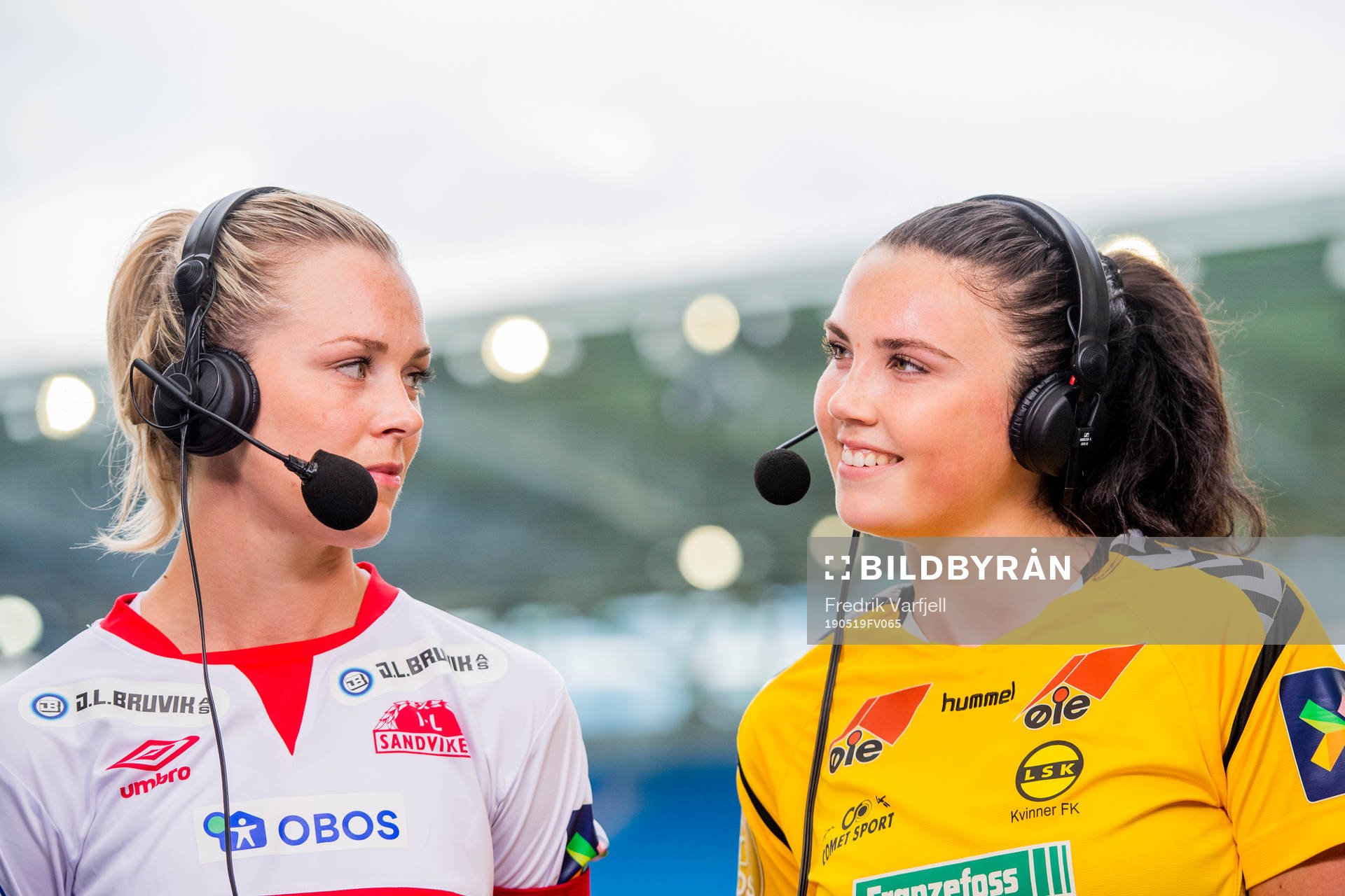 Stine Hovland of Sandviken and Ingrid Engen of LSK kvinner