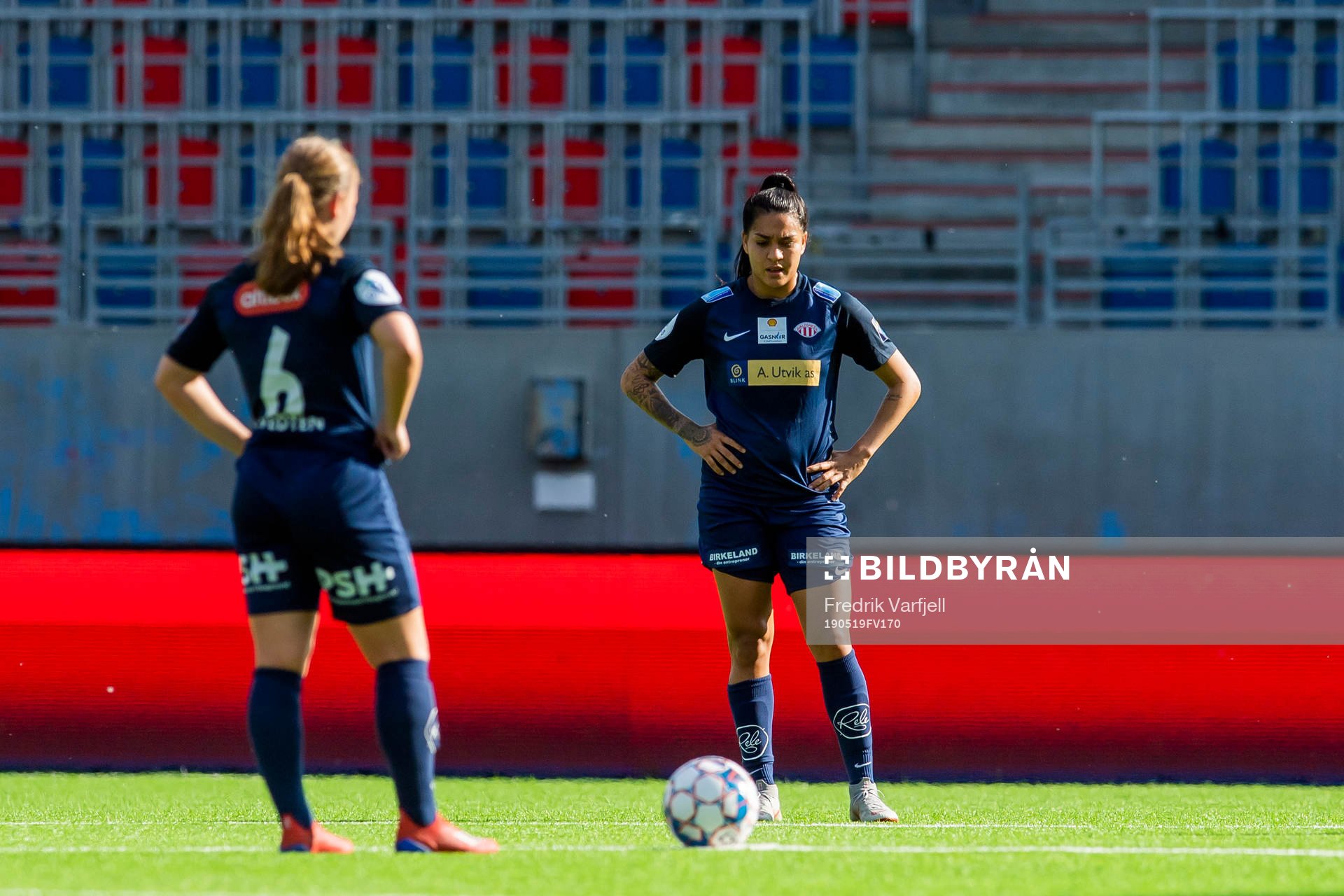 Olaug Tvedten and Brena De Oliveira looks dejected