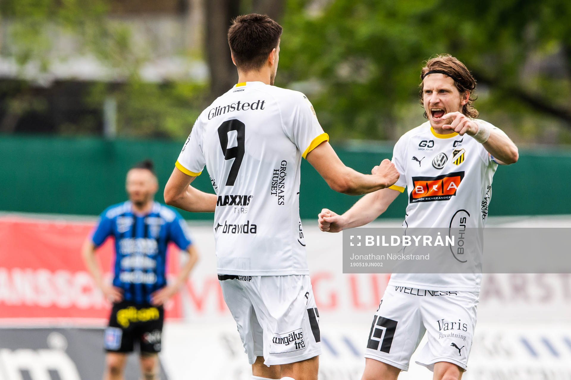 Häckens Alexander Jeremejeff jublar