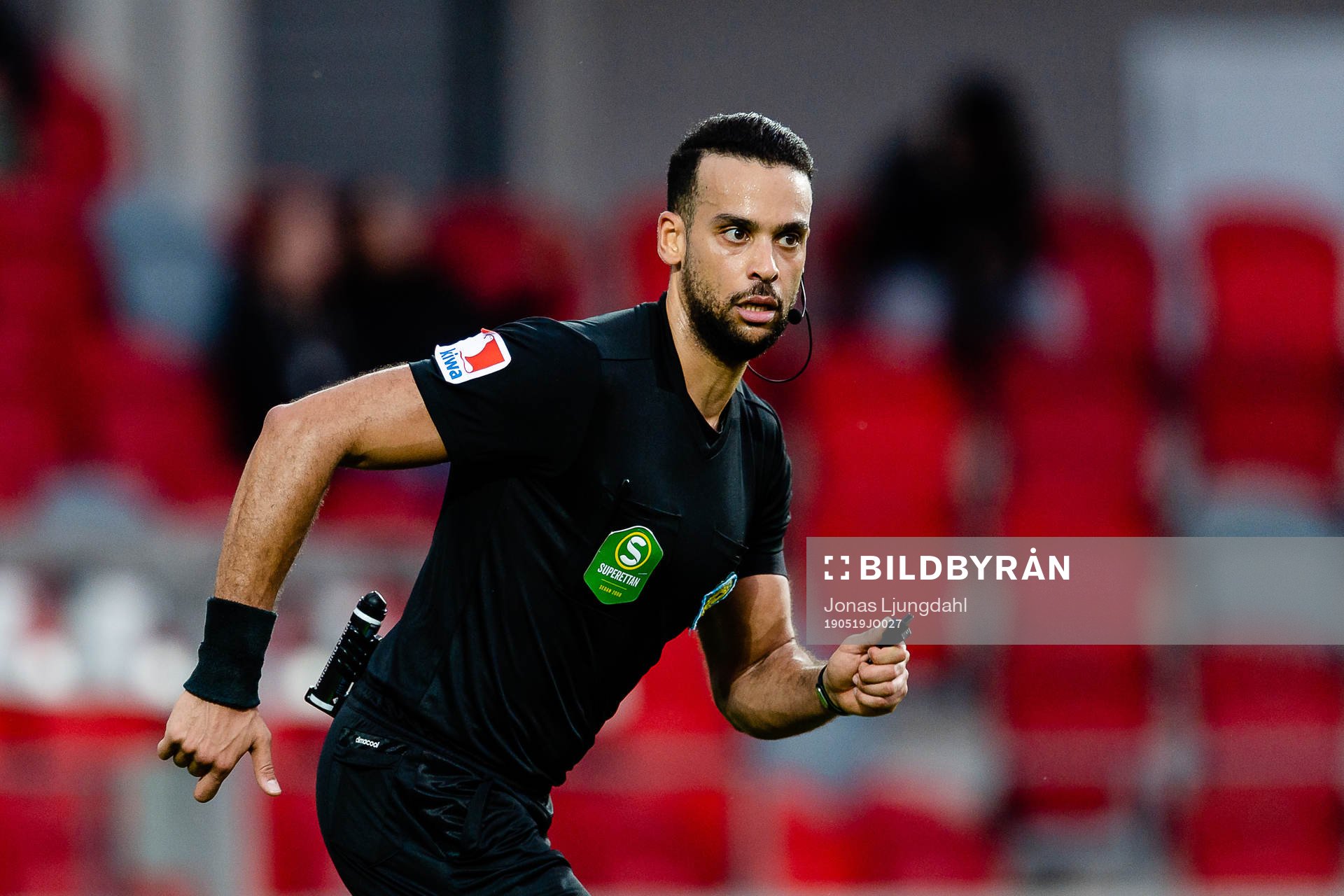 Domare Farouk Nehdi under fotbollsmatchen i Superettan mellan Öster och Mjällby den 19 maj 2019 i Växjö.