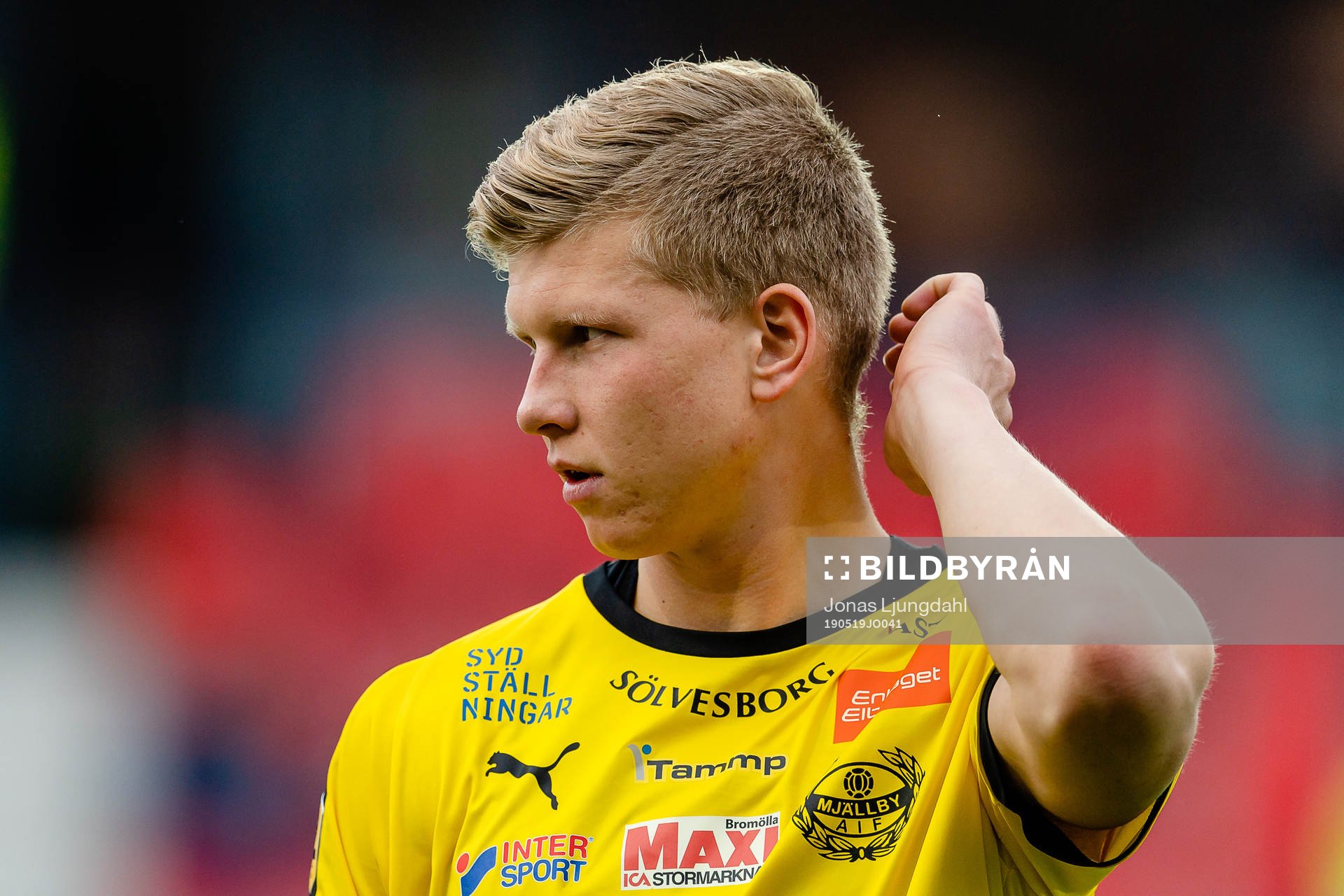 Mjällbys Ottar Magnus Karlsson under fotbollsmatchen i Superettan mellan Öster och Mjällby den 19 maj 2019 i Växjö.