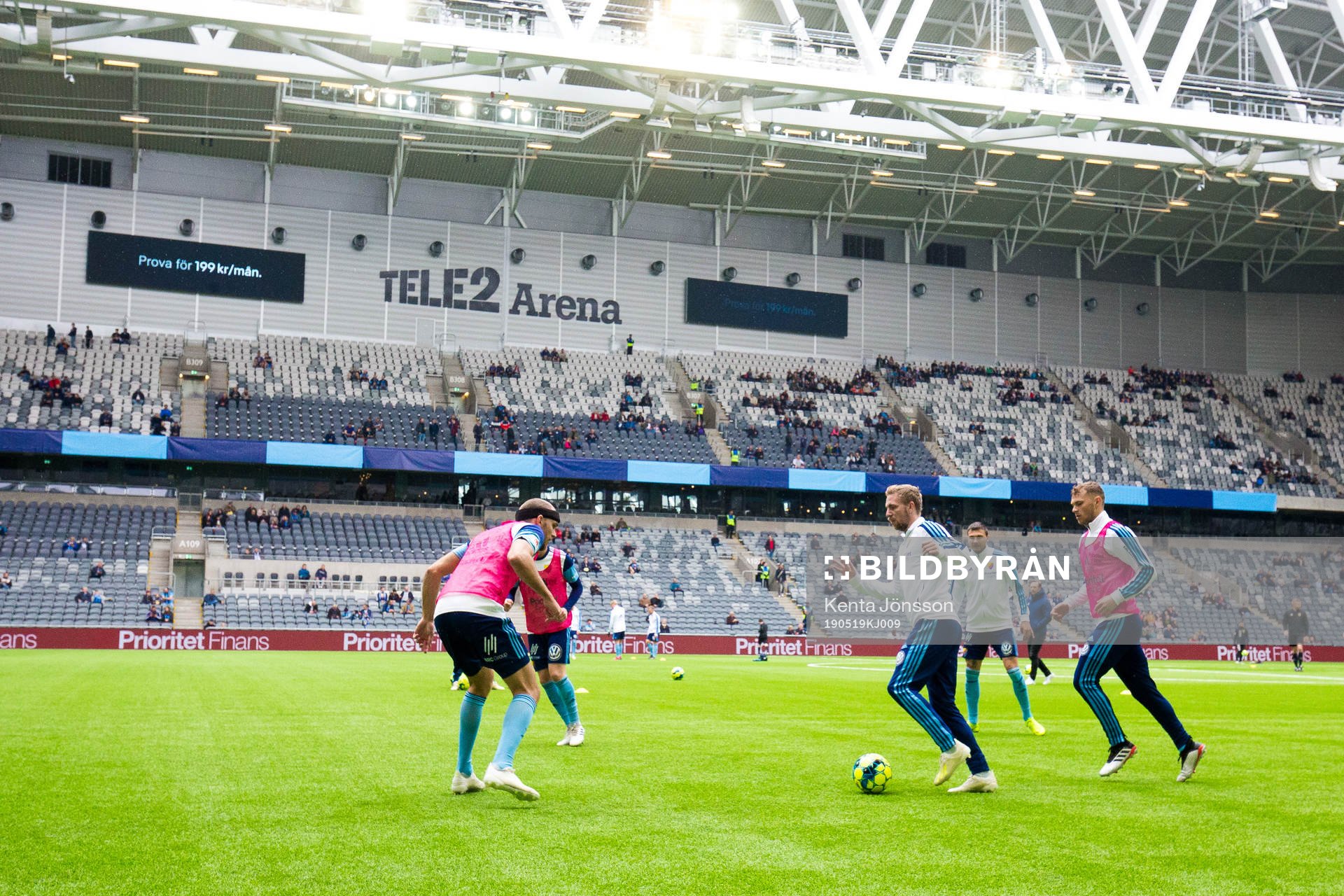 Djurgårdens spelare värmer upp