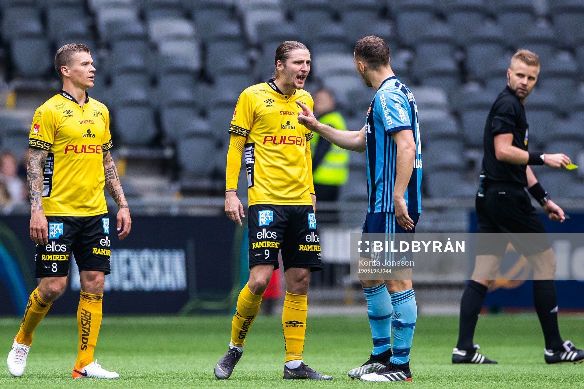 Elfsborgs Pawel Cibicki i ordväxling med Djurgårdens