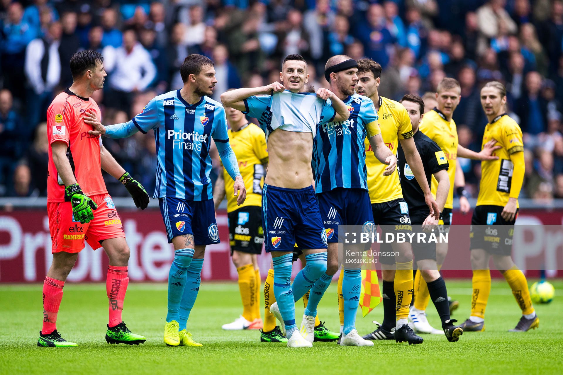 Djurgårdens Haris Radetinac blir utvisad