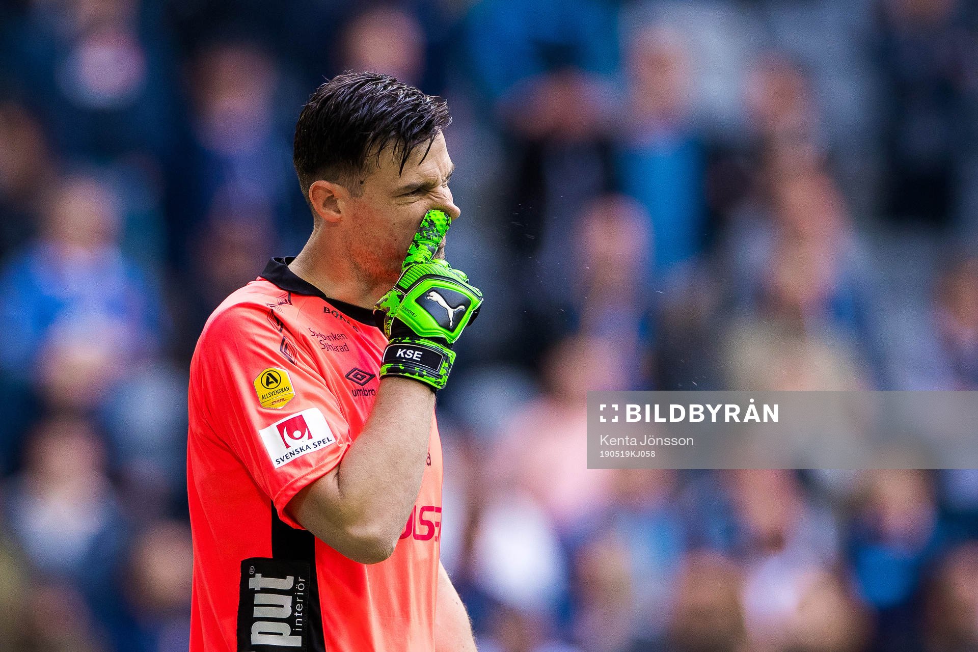 Elfsborgs målvakt Kevin Stuhr Ellegaard deppar