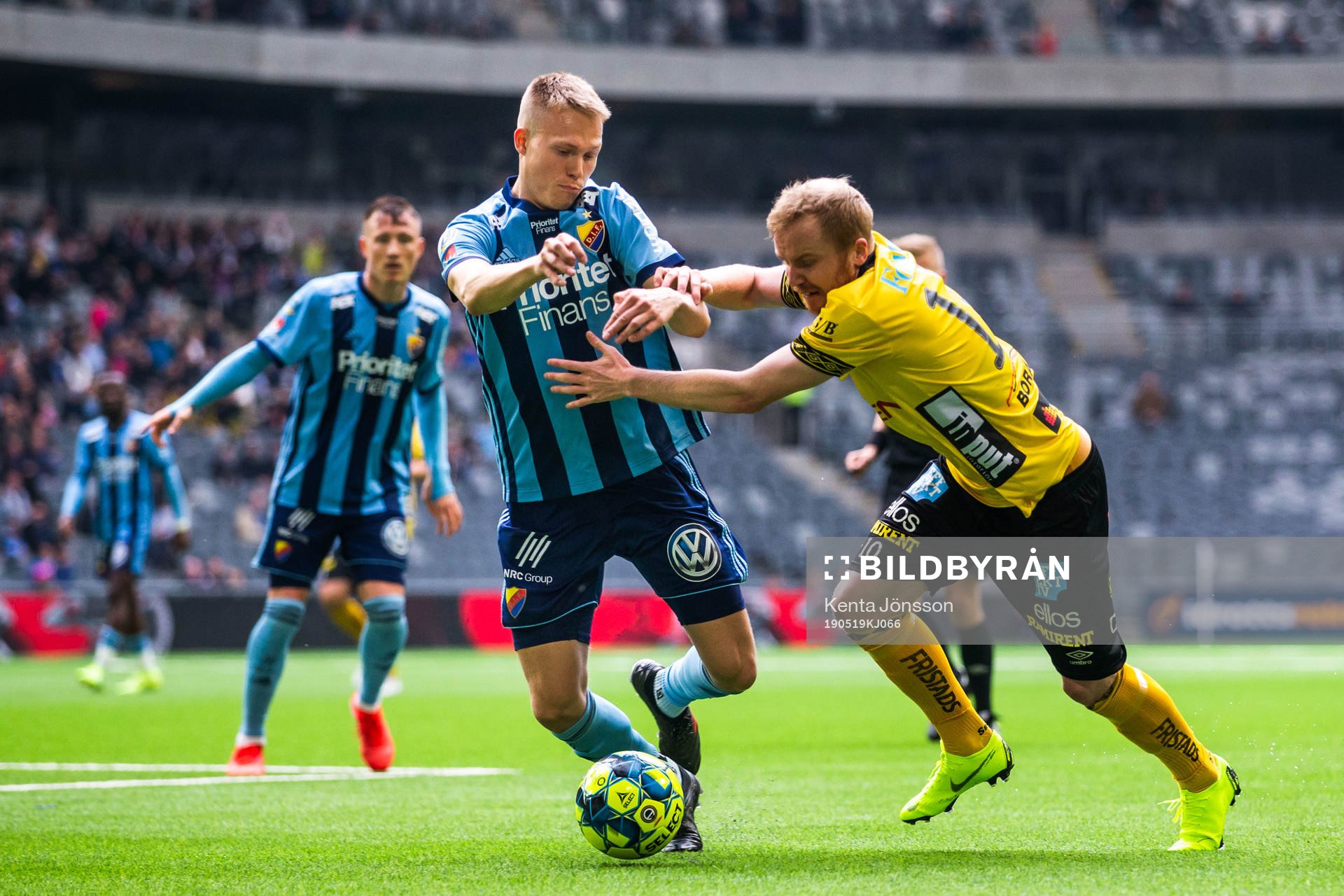 Djurgårdens Jonathan Augustinsson och Elfsborgs Simon