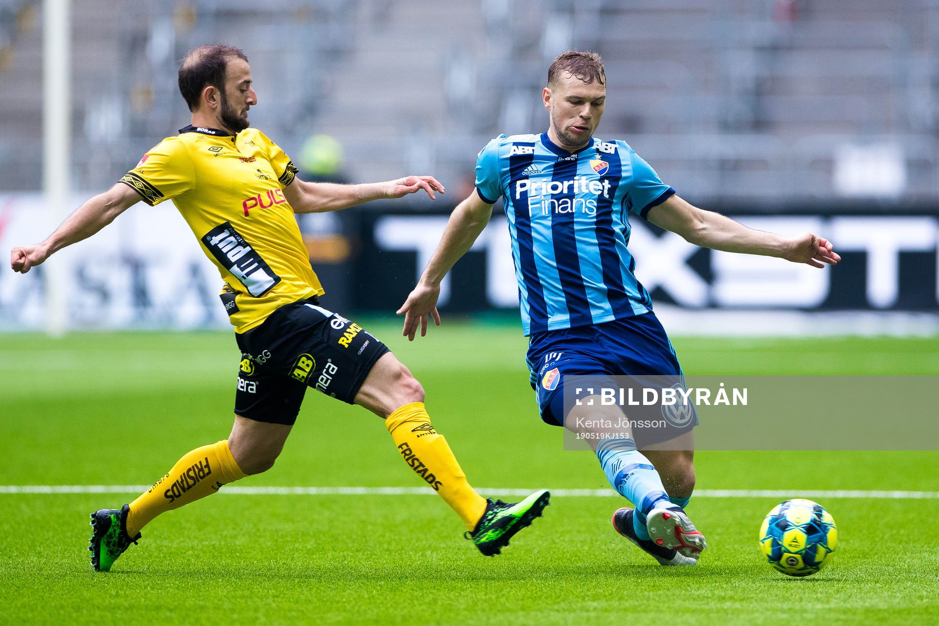 Elfsborgs Robert Gojani och Djurgårdens Jesper Karlström