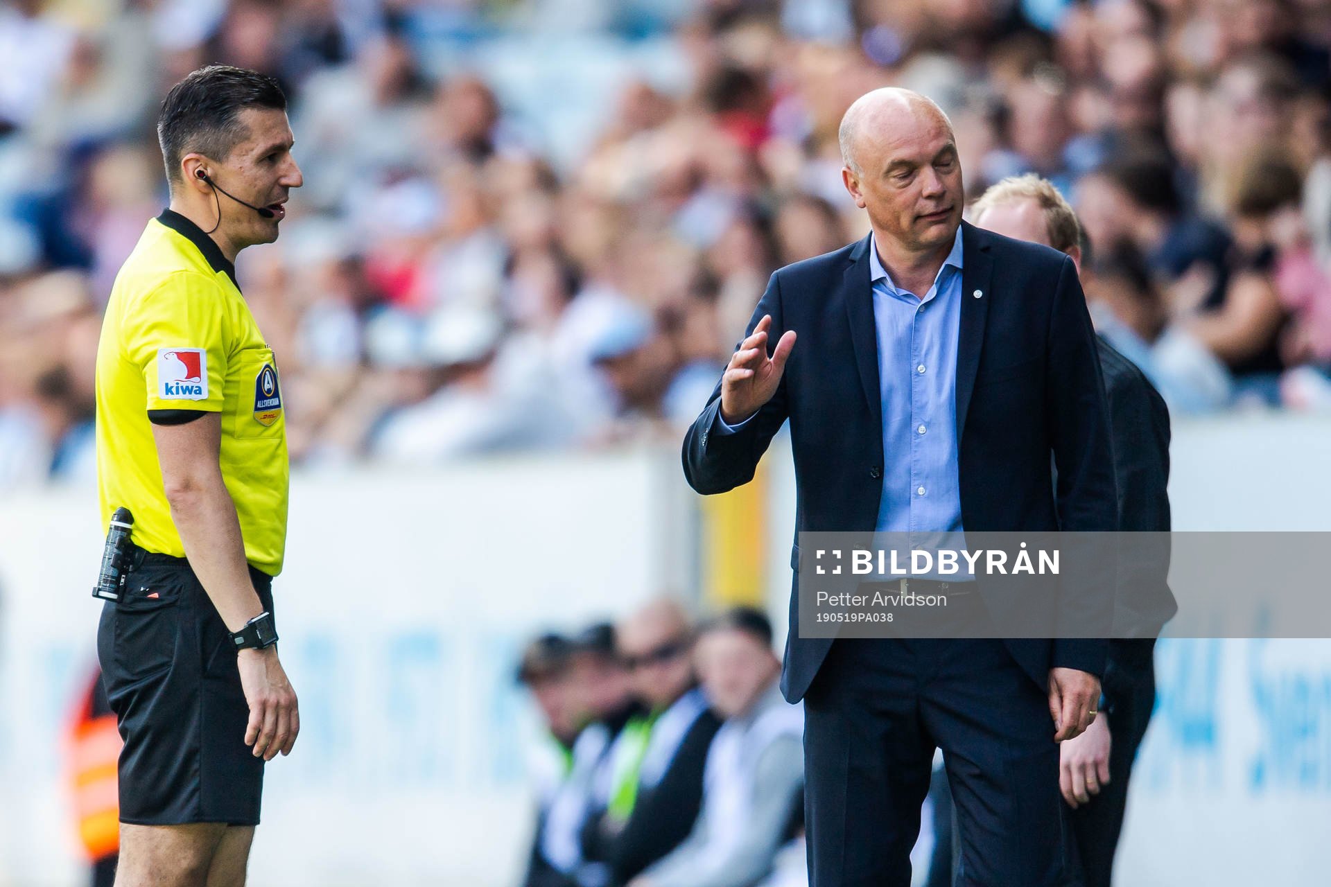 Malmö FFs tränare Uwe Rösler får en tillsägelse av