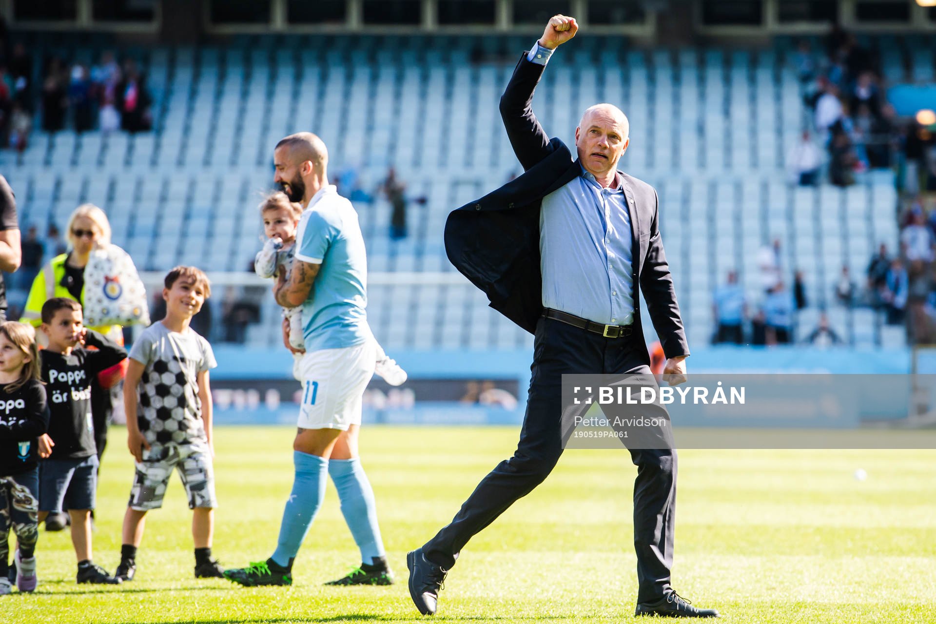 Malmö FFs tränare Uwe Rösler jublar efter fotbollsmatchen i Allsvenskan mellan Malmö FF och Kalmar den 19 maj 2019 i Malmö.