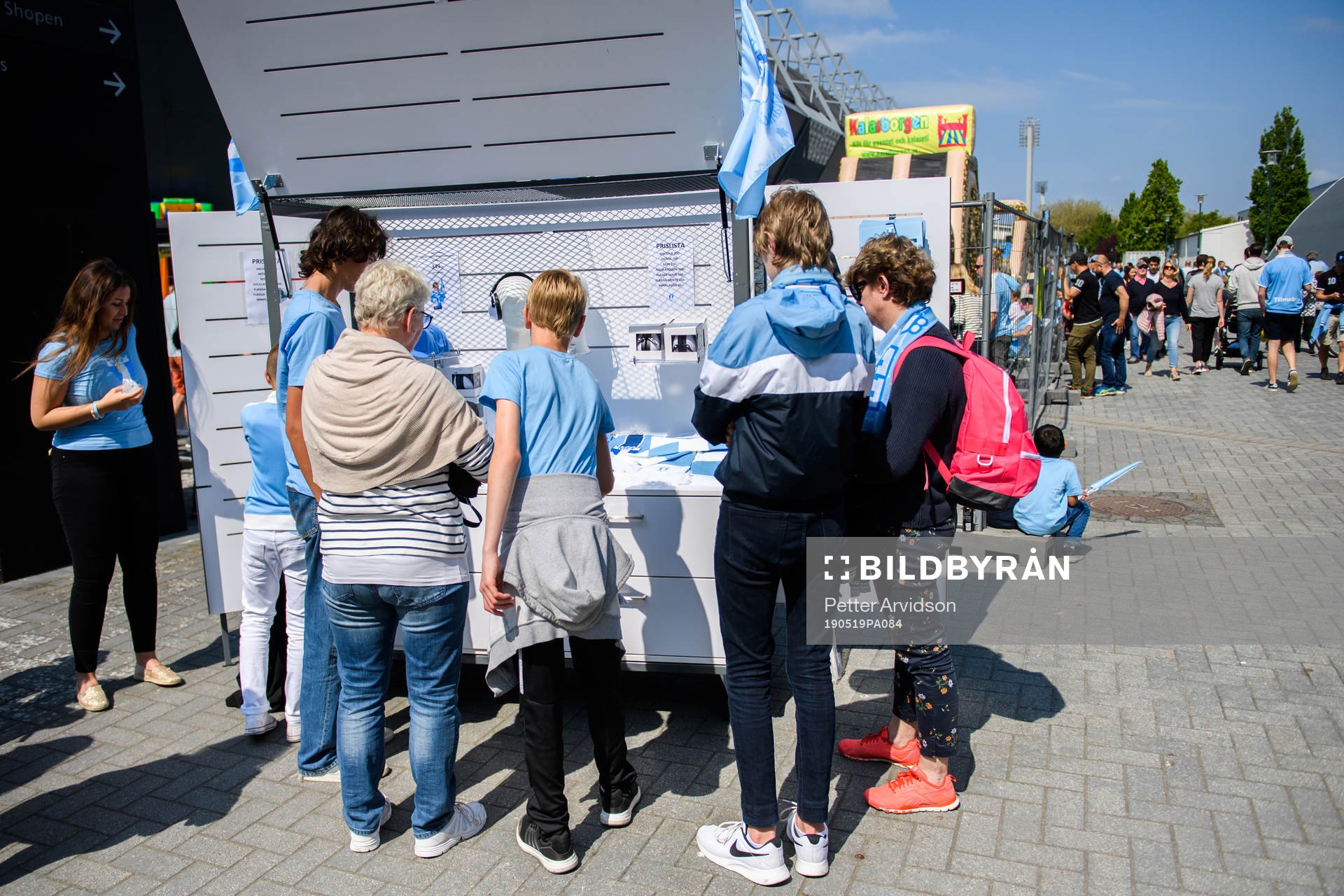 En supporter-shop utanför Stadion