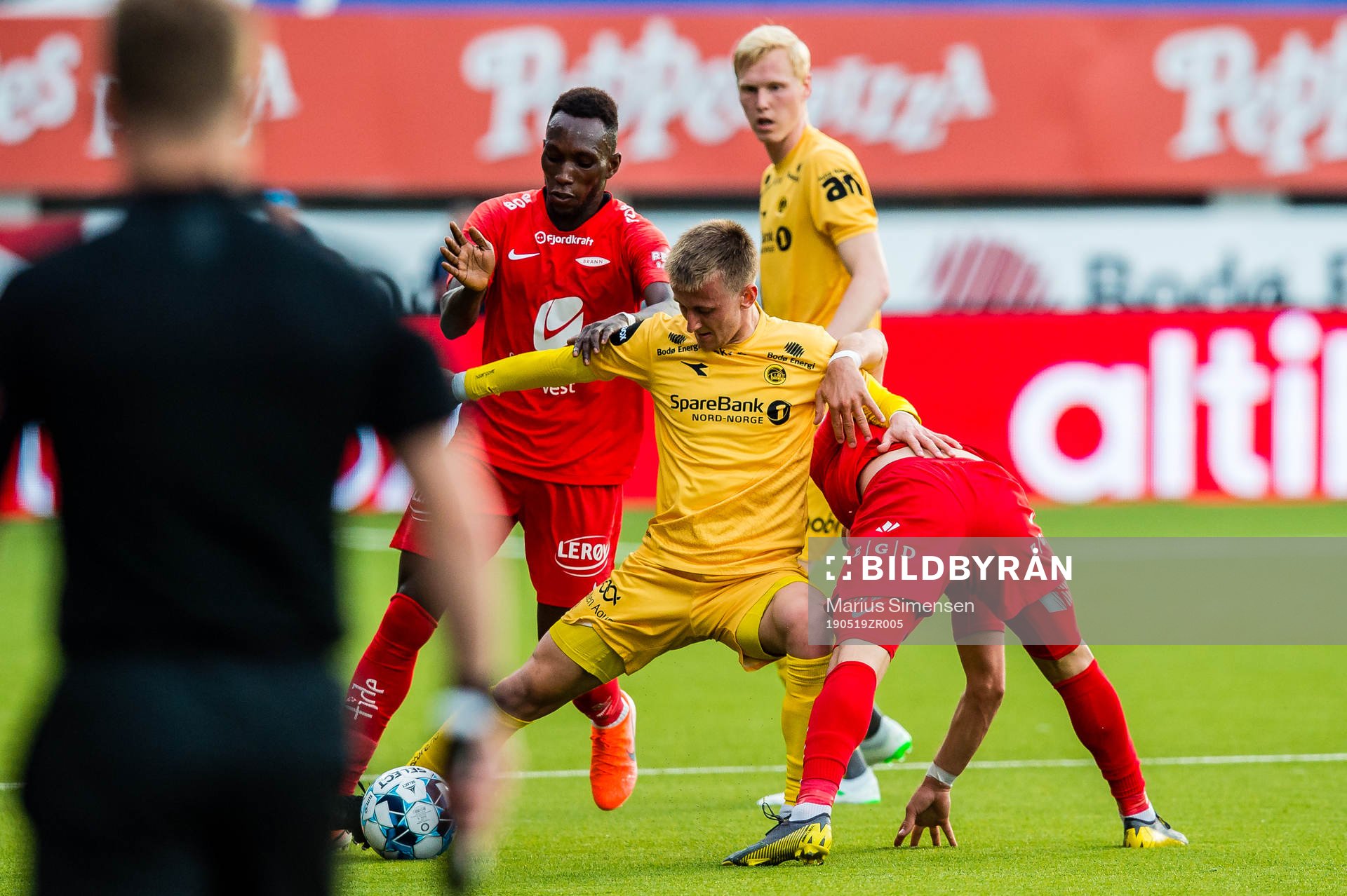 Karamoko Daouda Bamba of Brann and Erlend Dahl Reitan of
