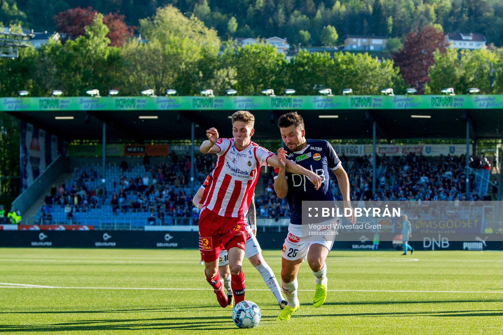 Onni Valakari of Tromsø and Stian Ringstad of Strømsgodset