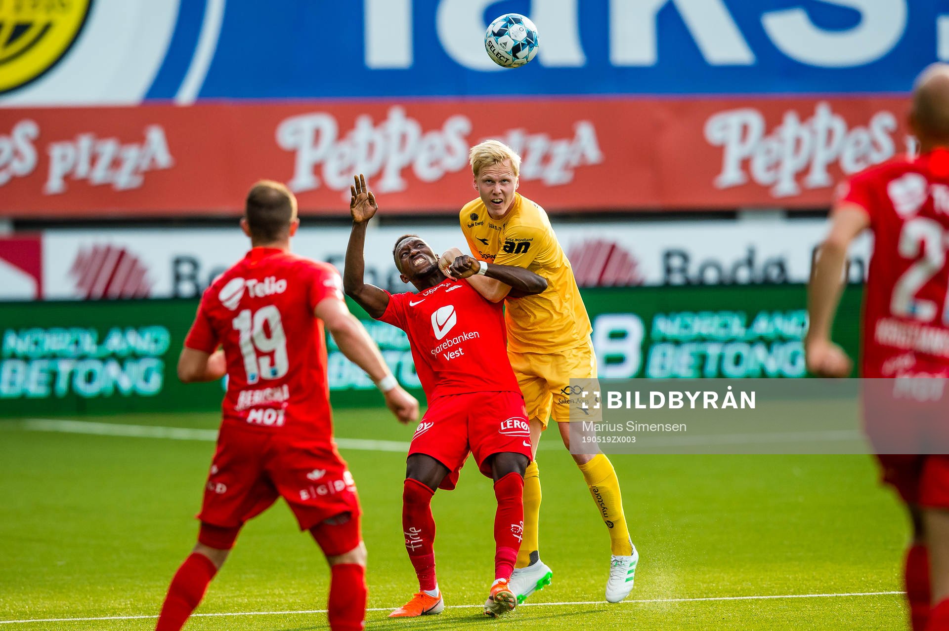 Karamoko Daouda Bamba of Brann and Vegard Bergan of
