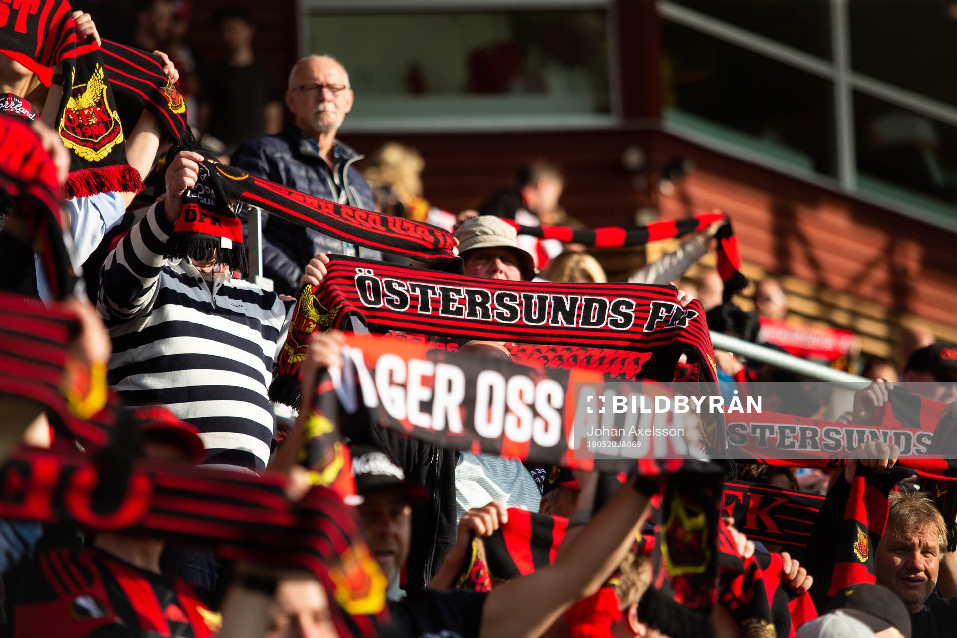 Halsduk med texten Östersunds FK