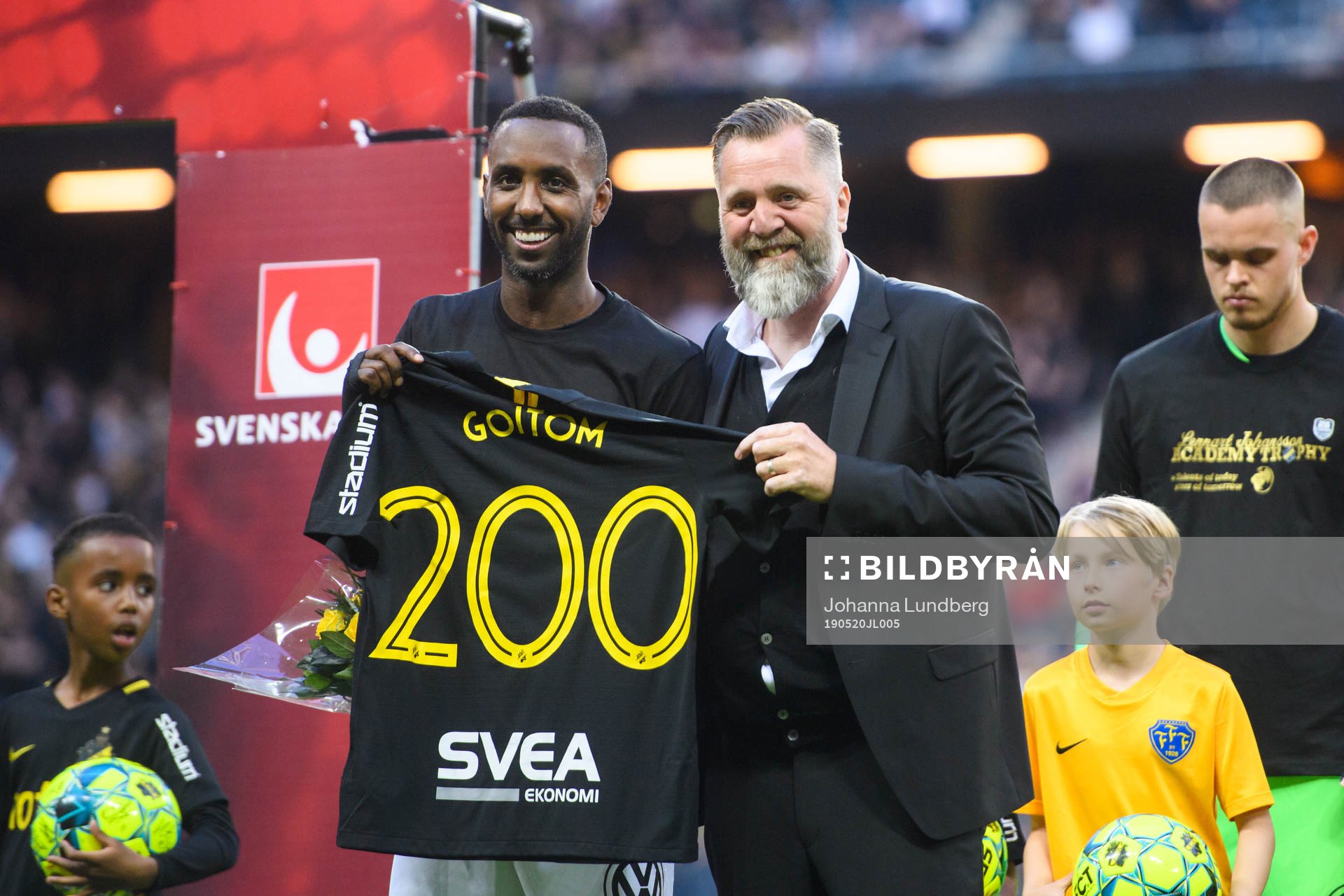 s Henok Goitom hyllas för sin 200e match