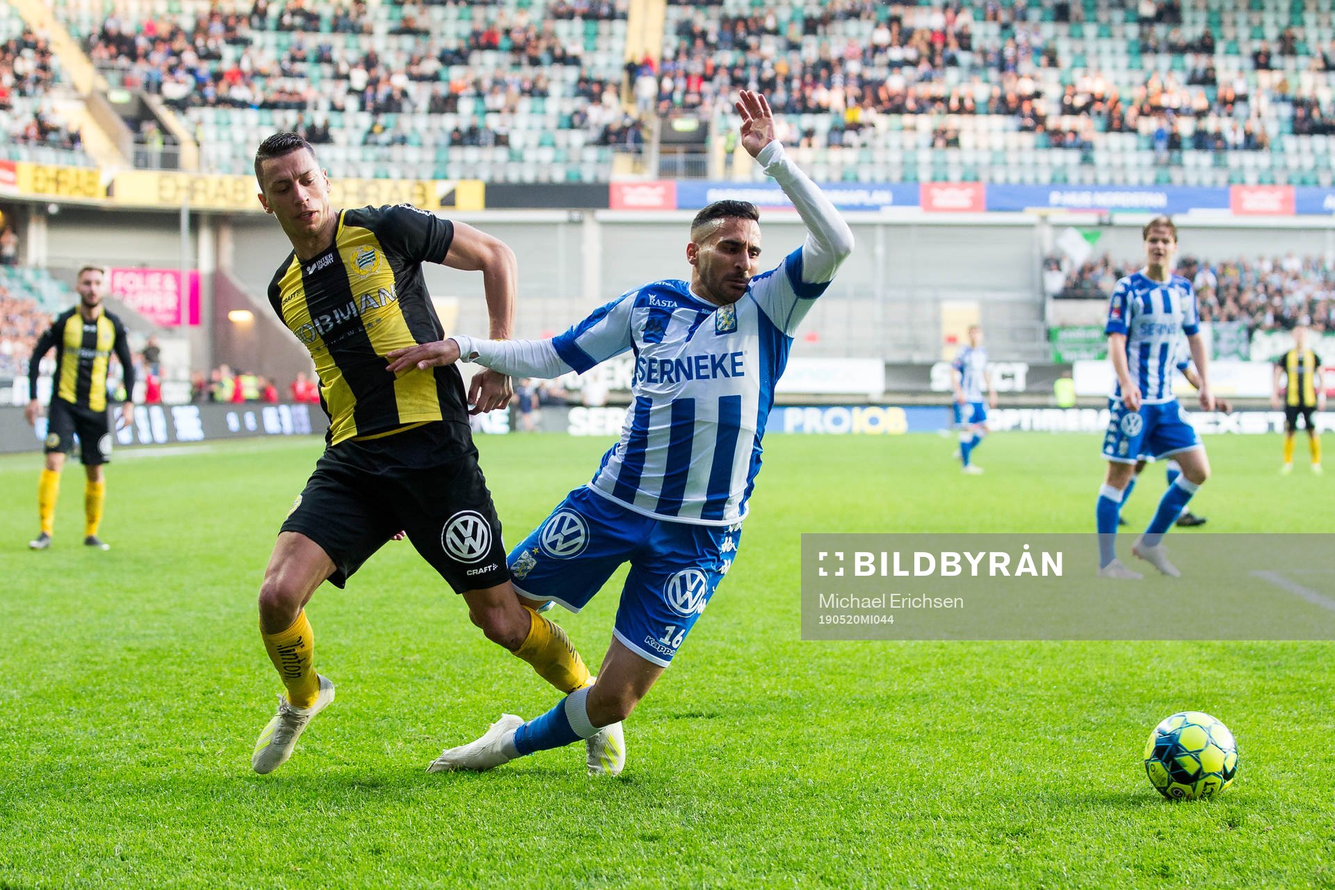 Hammarbys Nikola Djurdjic fäller IFK Göteborgs Sargon