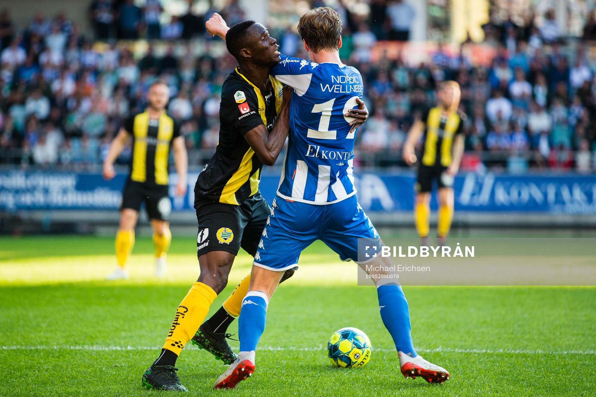 IFK Göteborgs August Erlingmark och Hammarbys Kossounou