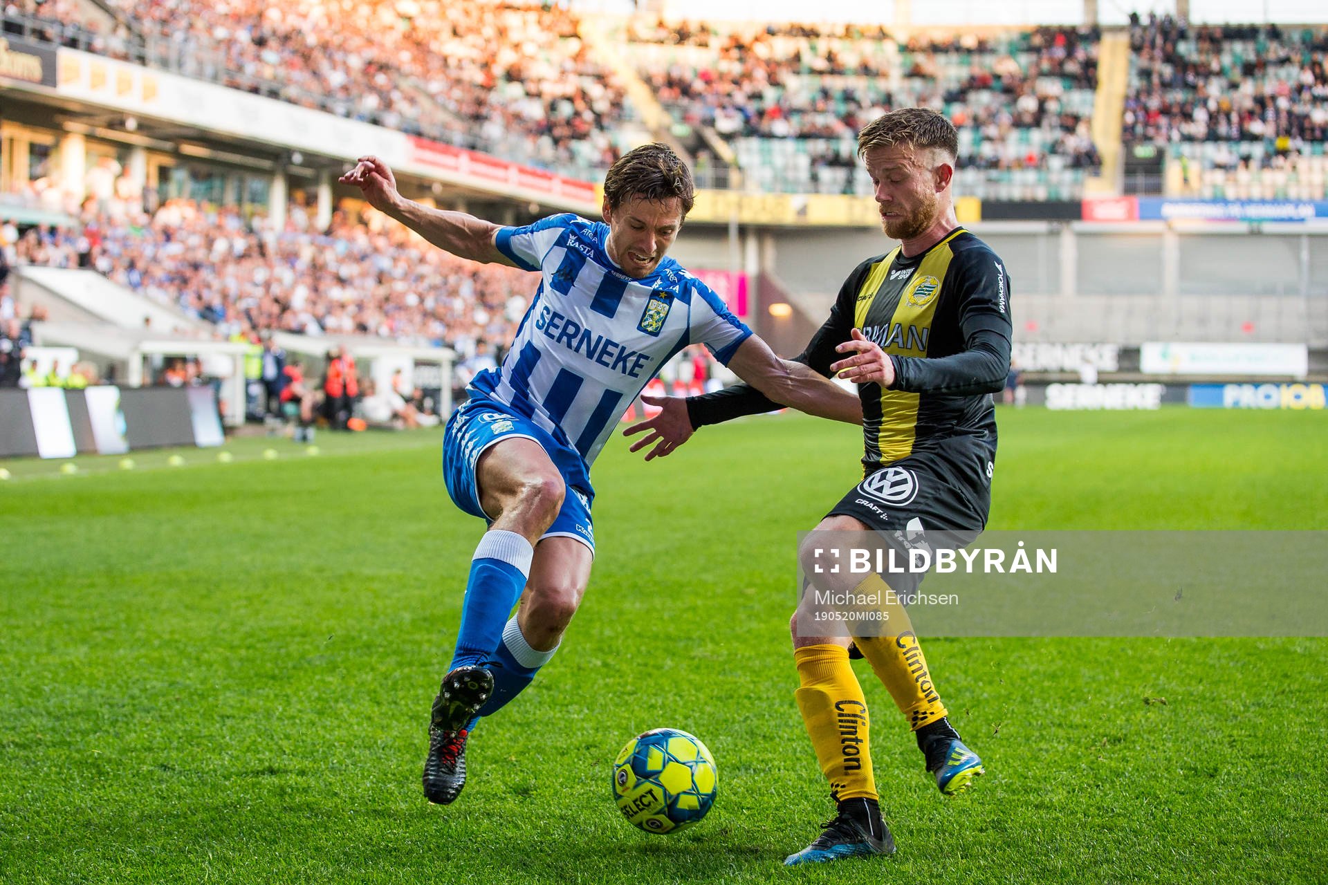 IFK Göteborgs Lasse Vibe mot Hammarbys Dennis Widgren