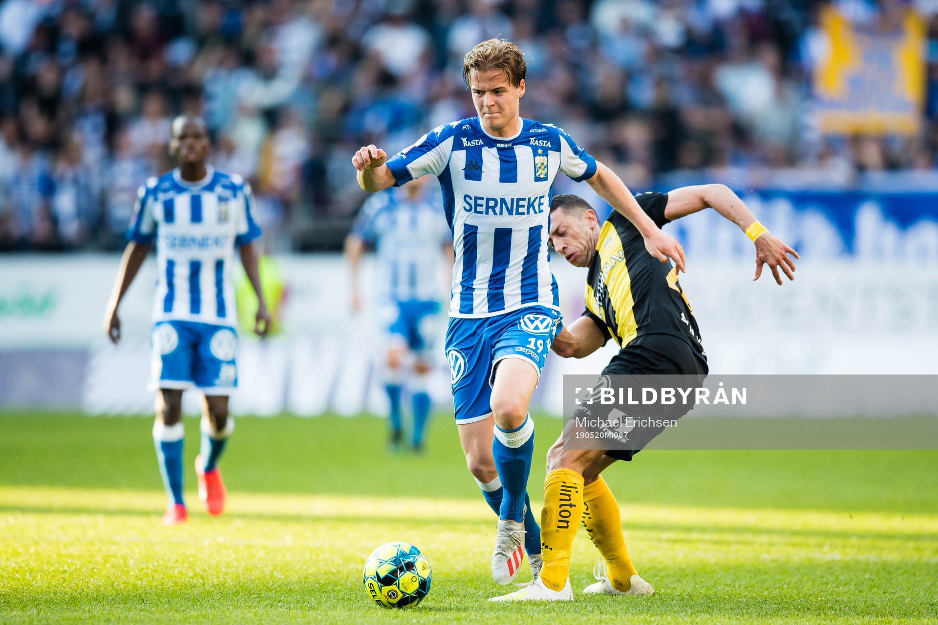 IFK Göteborgs August Erlingmark före Hammarbys Nikola