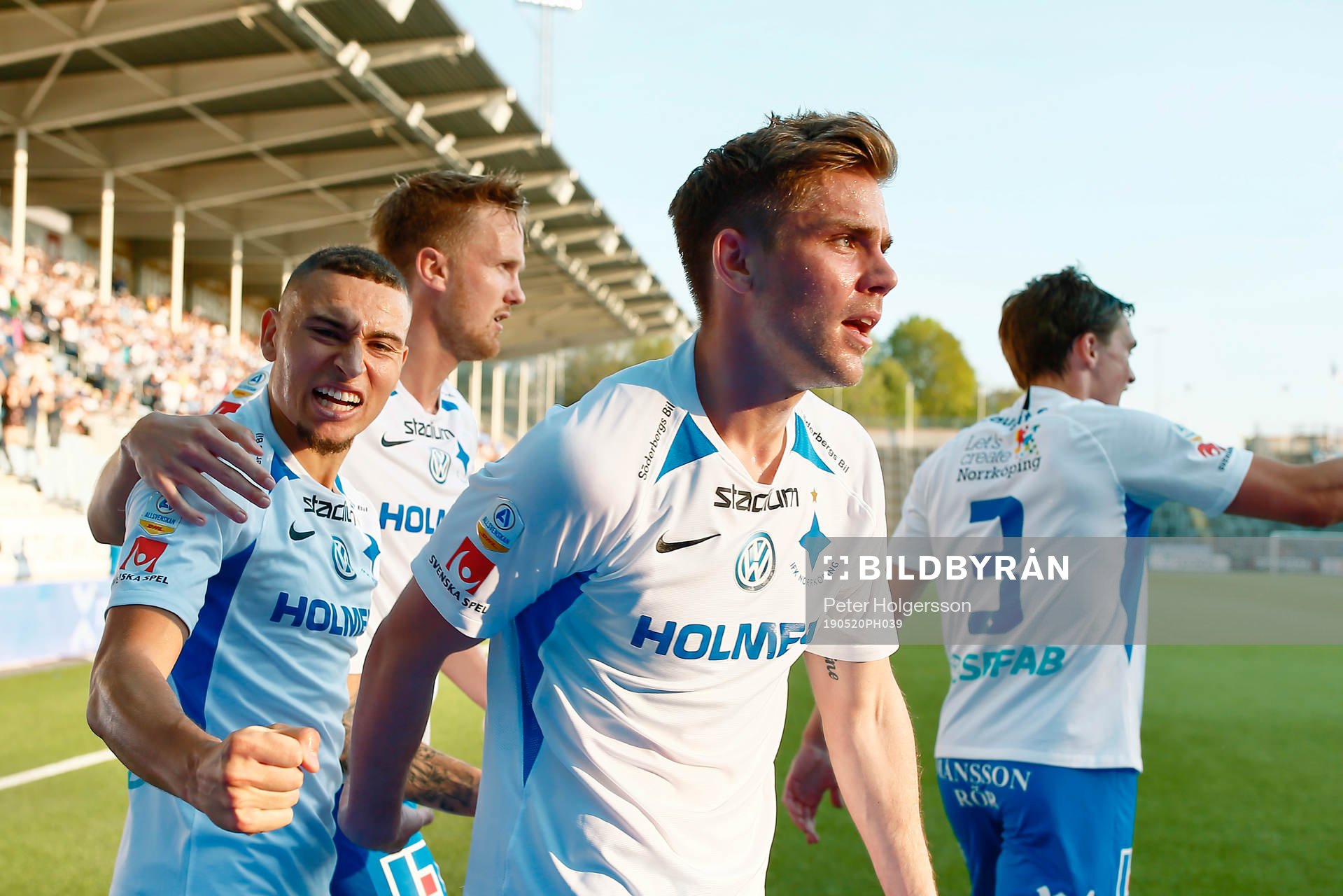 IFK Norrköpings Jordan Larsson och Christoffer Nyman jublar