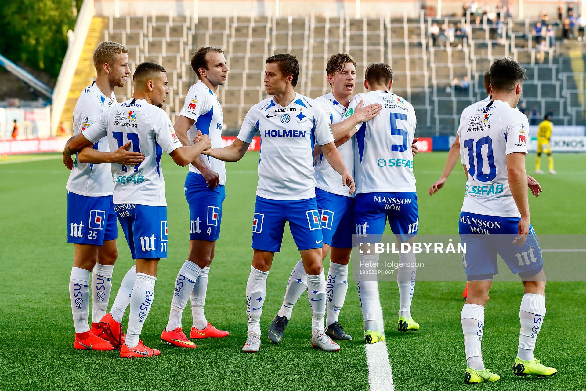 IFK Norrköpings spelare jublar