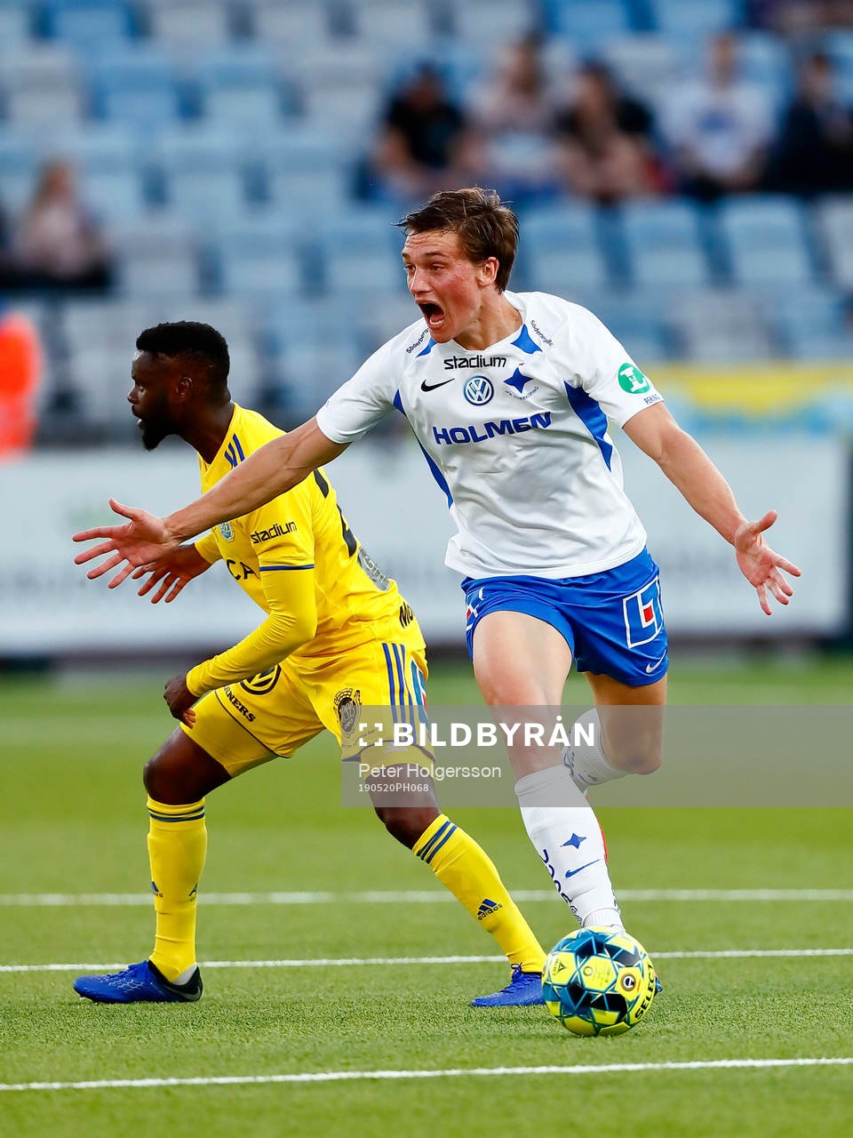 IFK Norrköpings Rasmus Lauritsen reagerar