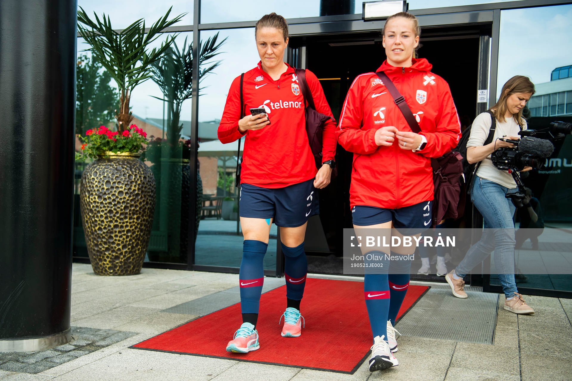 Isabell Lehn Herlovsen and Therese Sessy Åsland of Norway