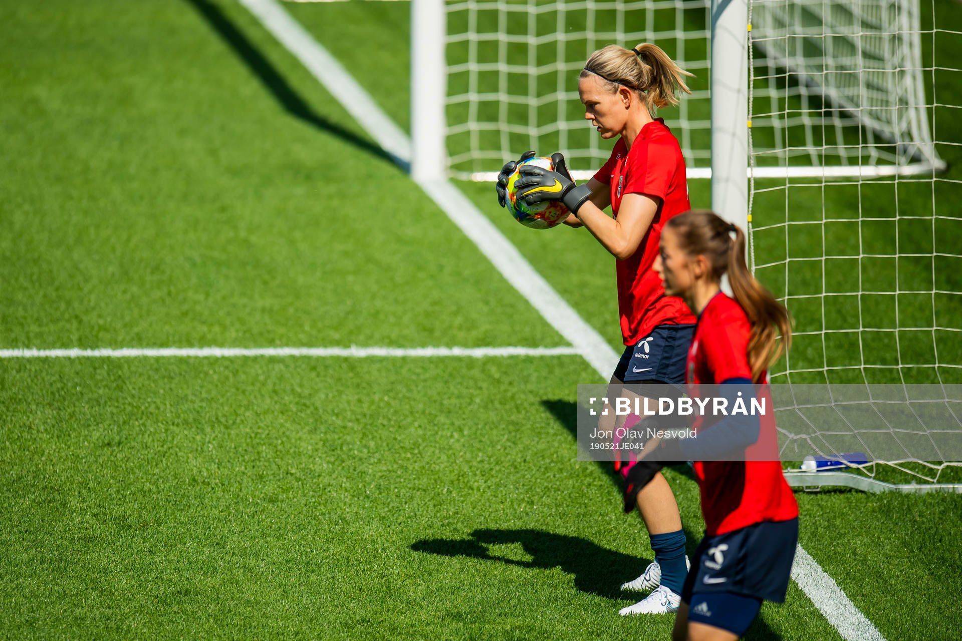 Goalkeeper Ingrid Hjelmseth and goalkeeper Cecilie