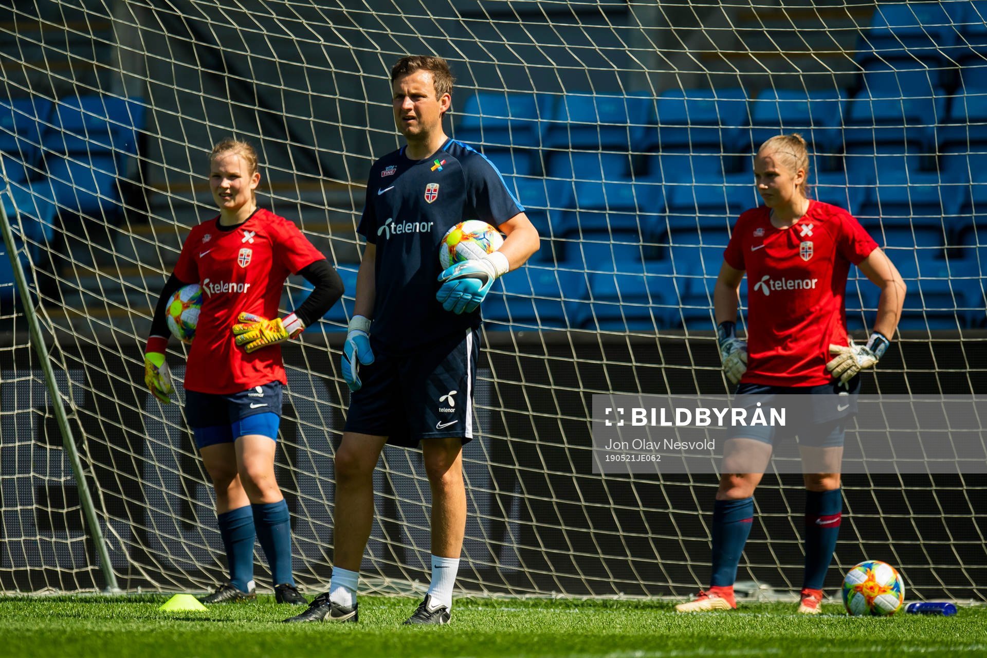 Goalkeeper Oda Maria Hove Bogstad, Roger Eskeland,