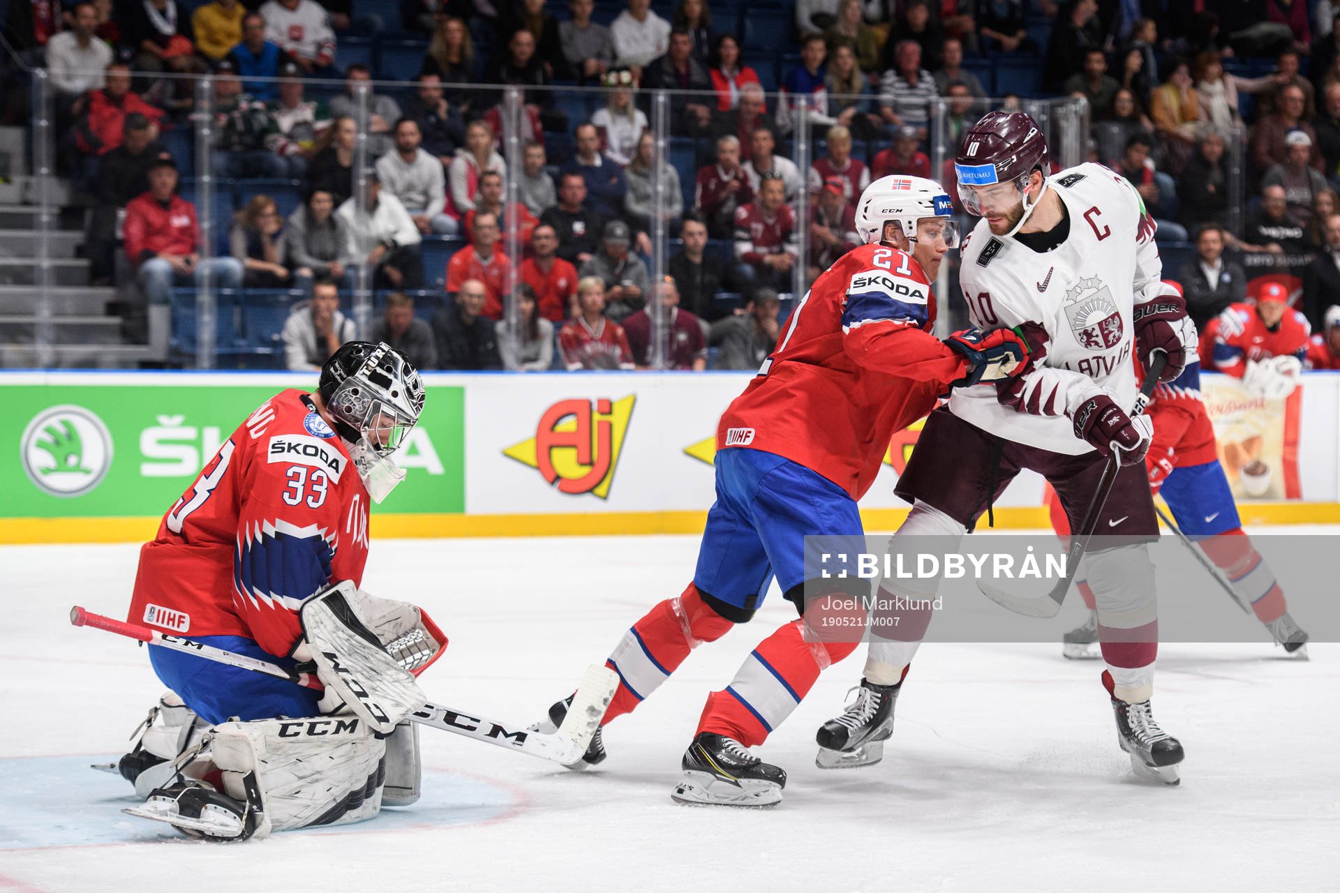Lauris Darzins of Latvia against Christian Bull and