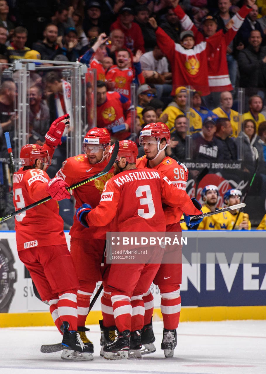 Yevgeni Dadonov, Alexander Ovechkin, Dinar Khafizullin and