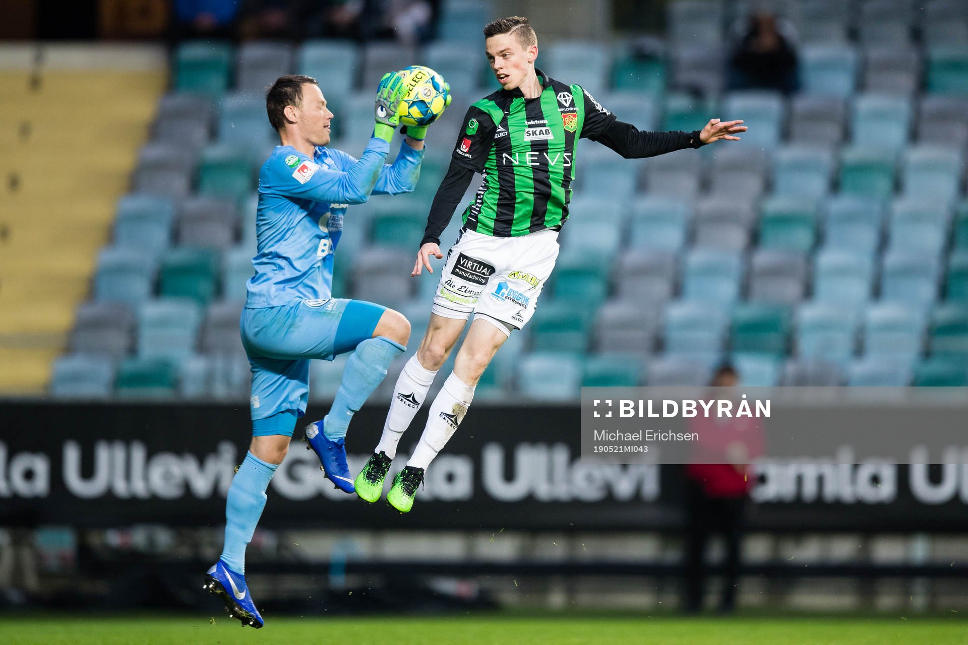 Västerås målvakt Anton Fagerström och GAIS Aiden Connor