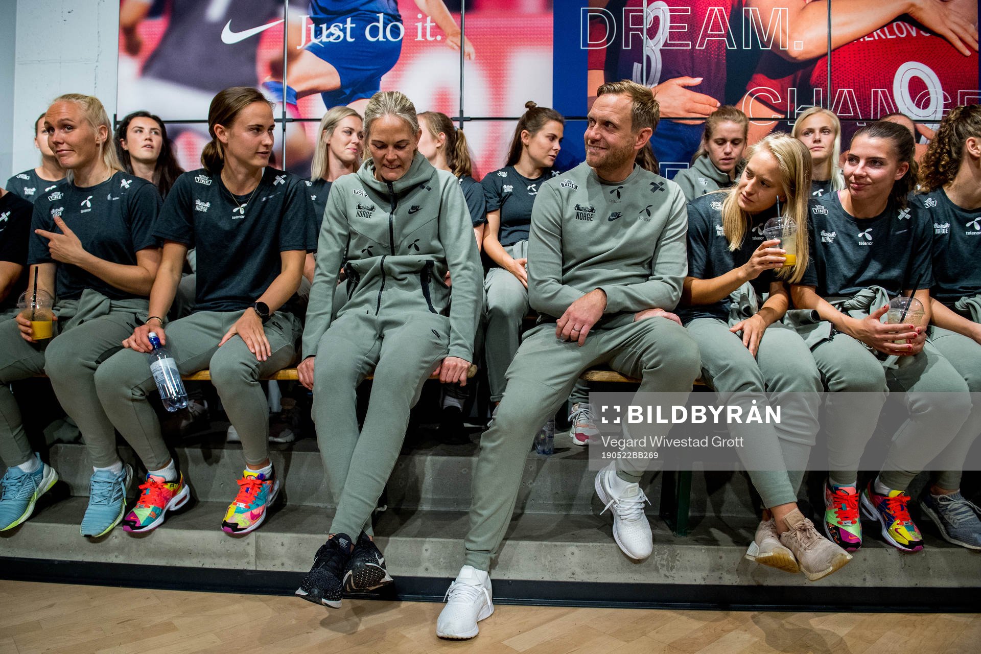 Caroline Graham Hansen, goalkeeper Ingrid Hjelmseth, Martin