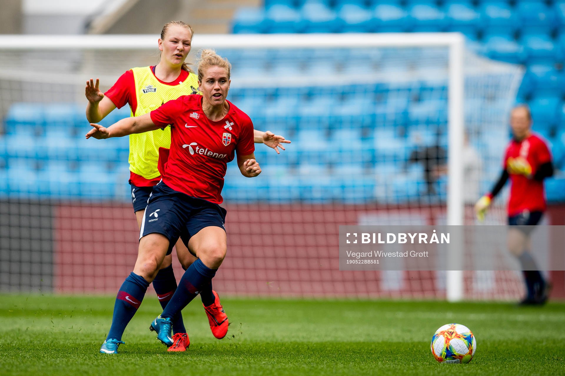 Frida Maanum and Elise Thorsnes of Norway
