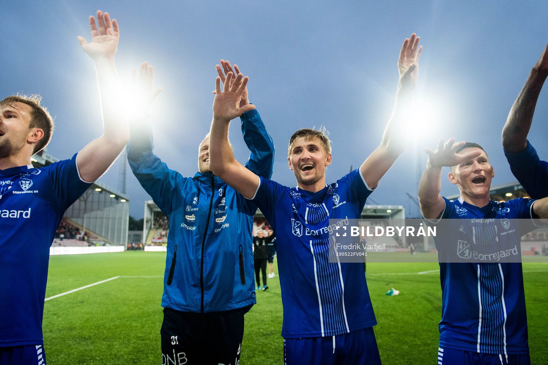 Steffen Lie Skålevik celebrates with his teammates