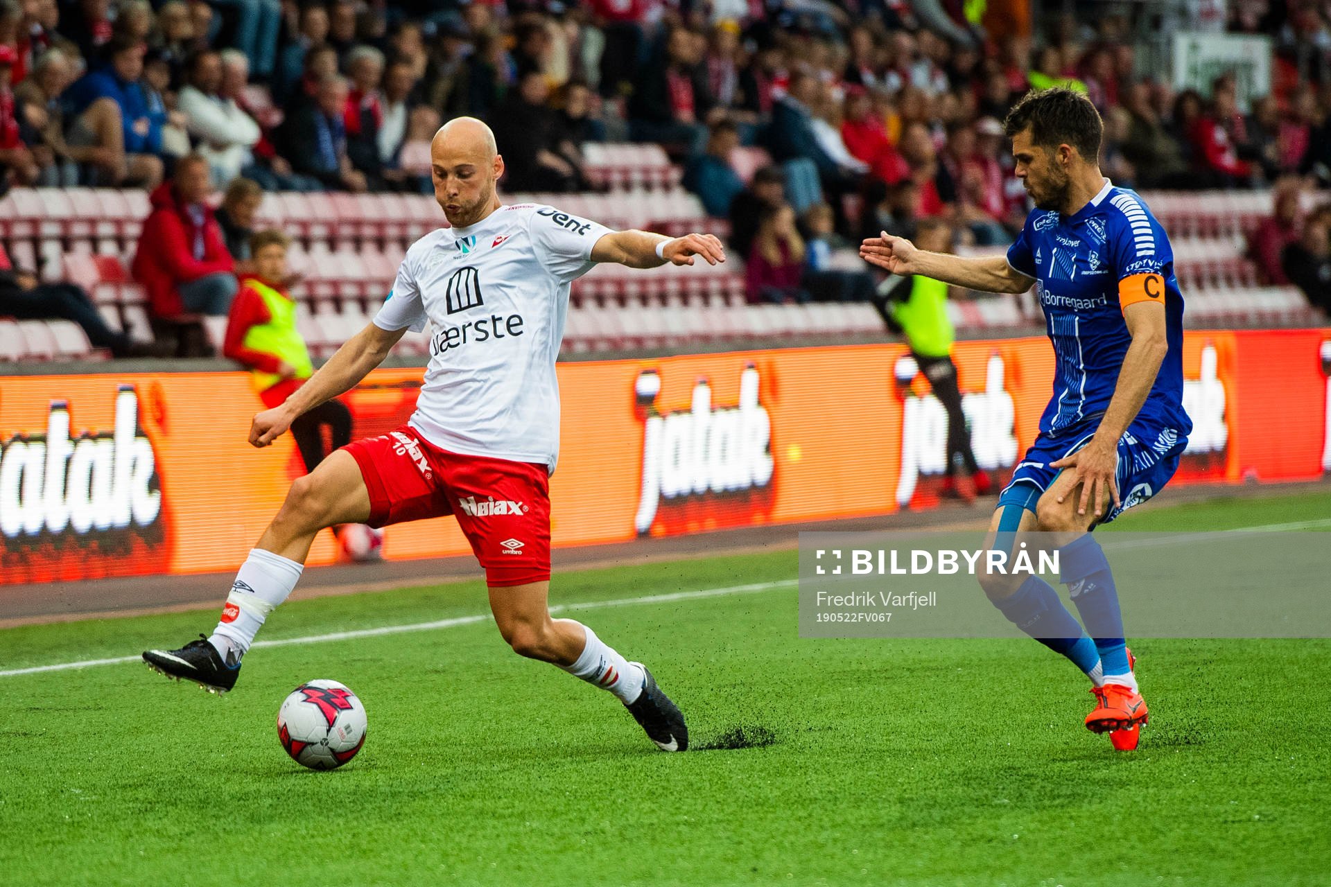 Love Reuterswaerd of FFK Joachim Thomassen of Sarpsborg 08
