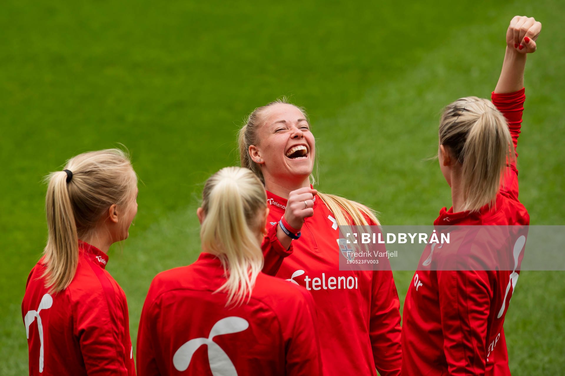Amalie Vevle Eikeland, Karina Sævik, Therese Sessy Åsland