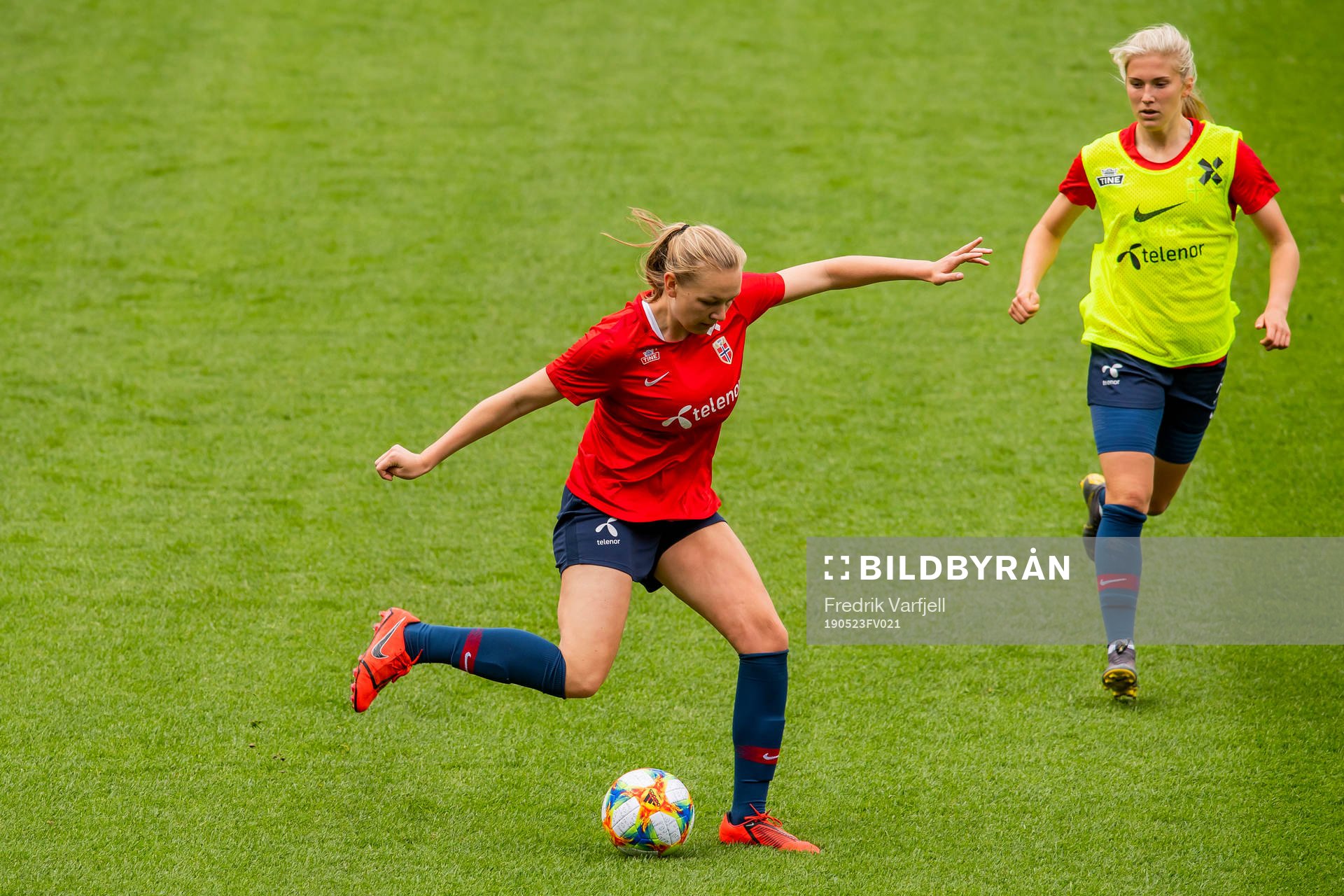 Frida Leonhardsen Maanum and Emilie Nautnes of Norway