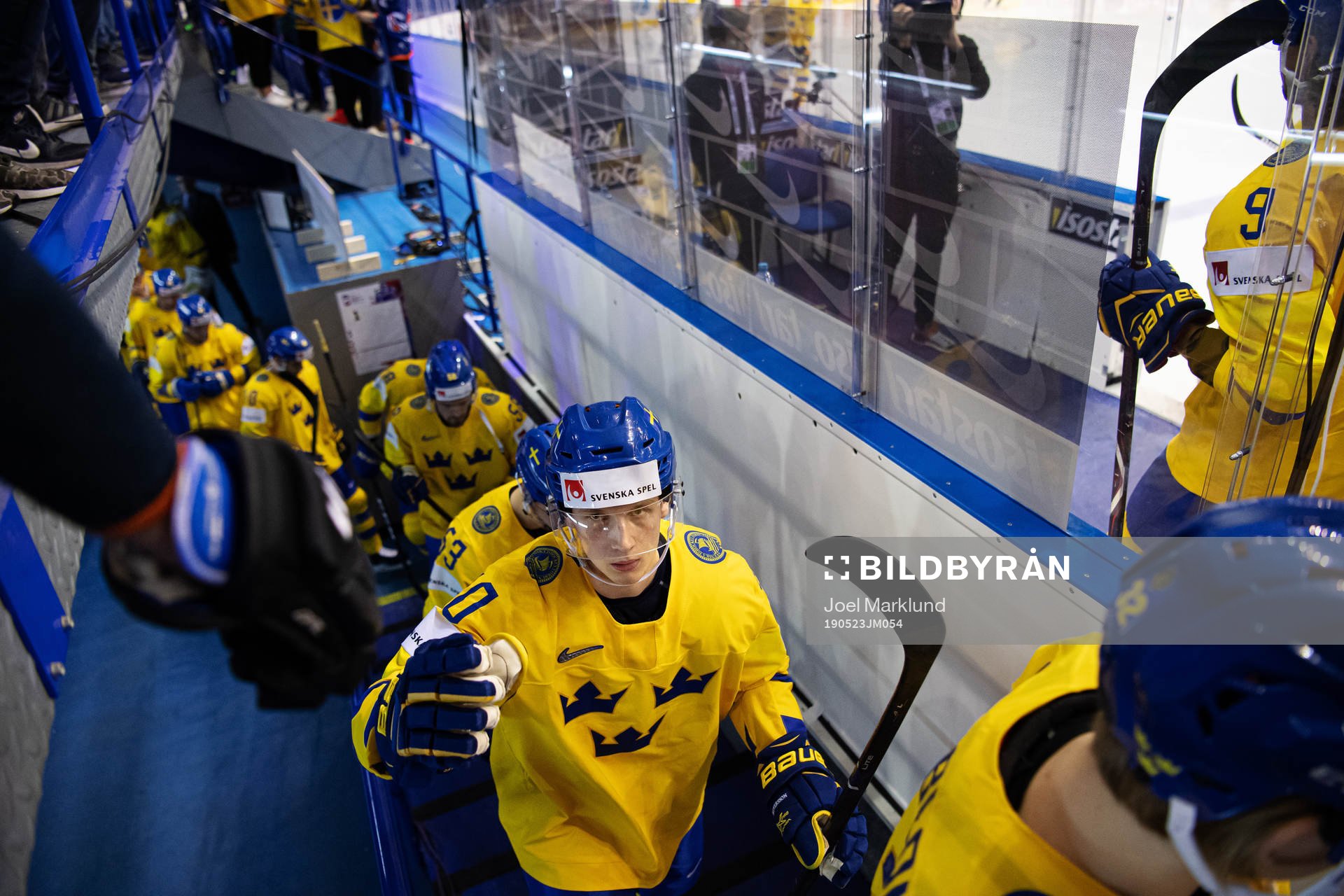 Elias Pettersson of Sweden fist bumps with a fan