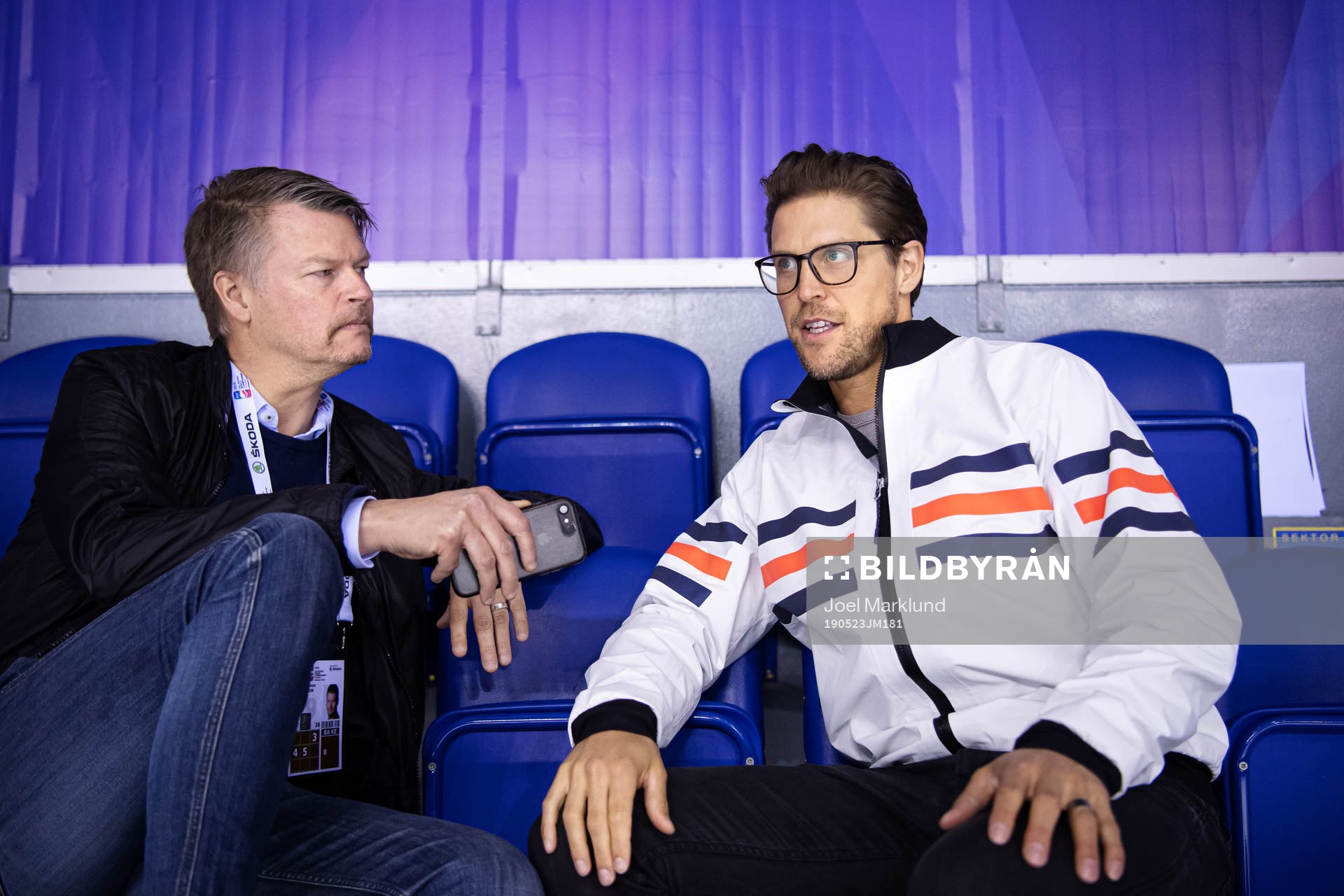 Tomas Pettersson, reporter at Expressen, interviews Jonas