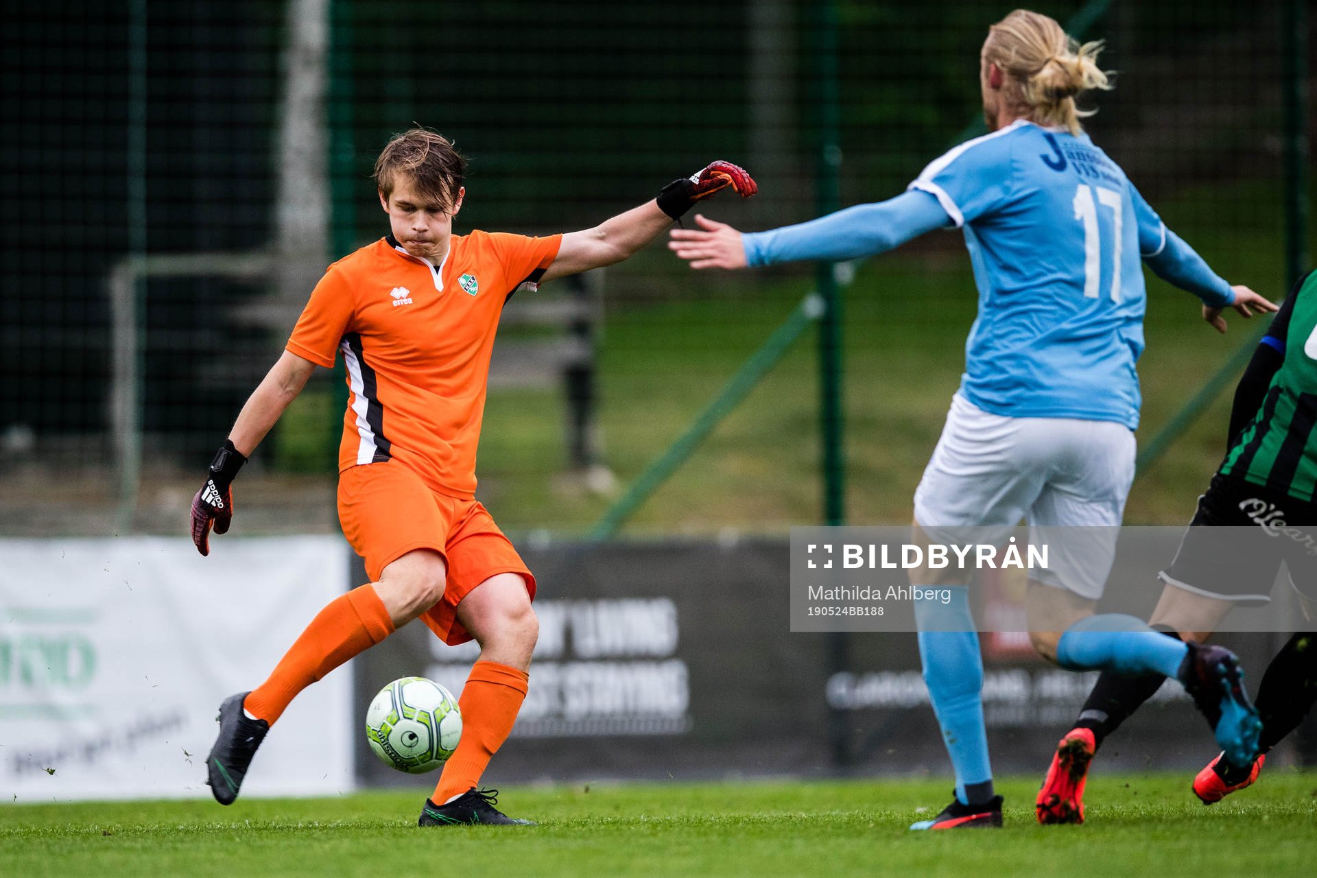 Högaborgs målvakt Alex Rylander under fotbollsmatchen i division 3 Sydvästra Götaland mellan Högaborg och Råå den 24 maj 2019 i Helsingborg .