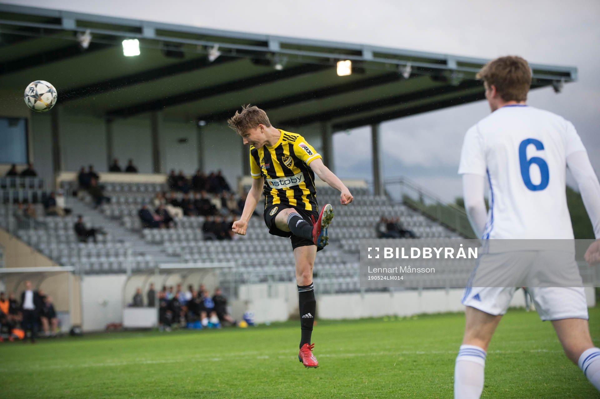 IFK Hässleholms Lucas Johnsson i matchen i division 2