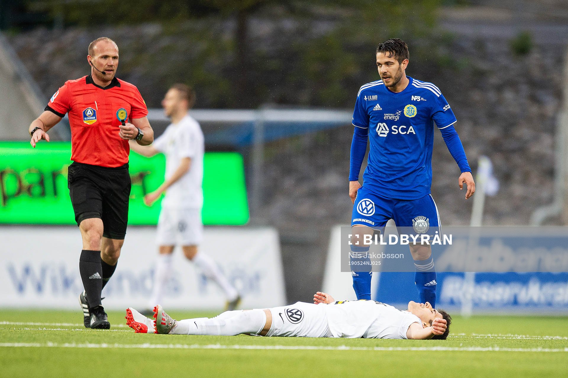 s Tarik Elyounoussi har ont