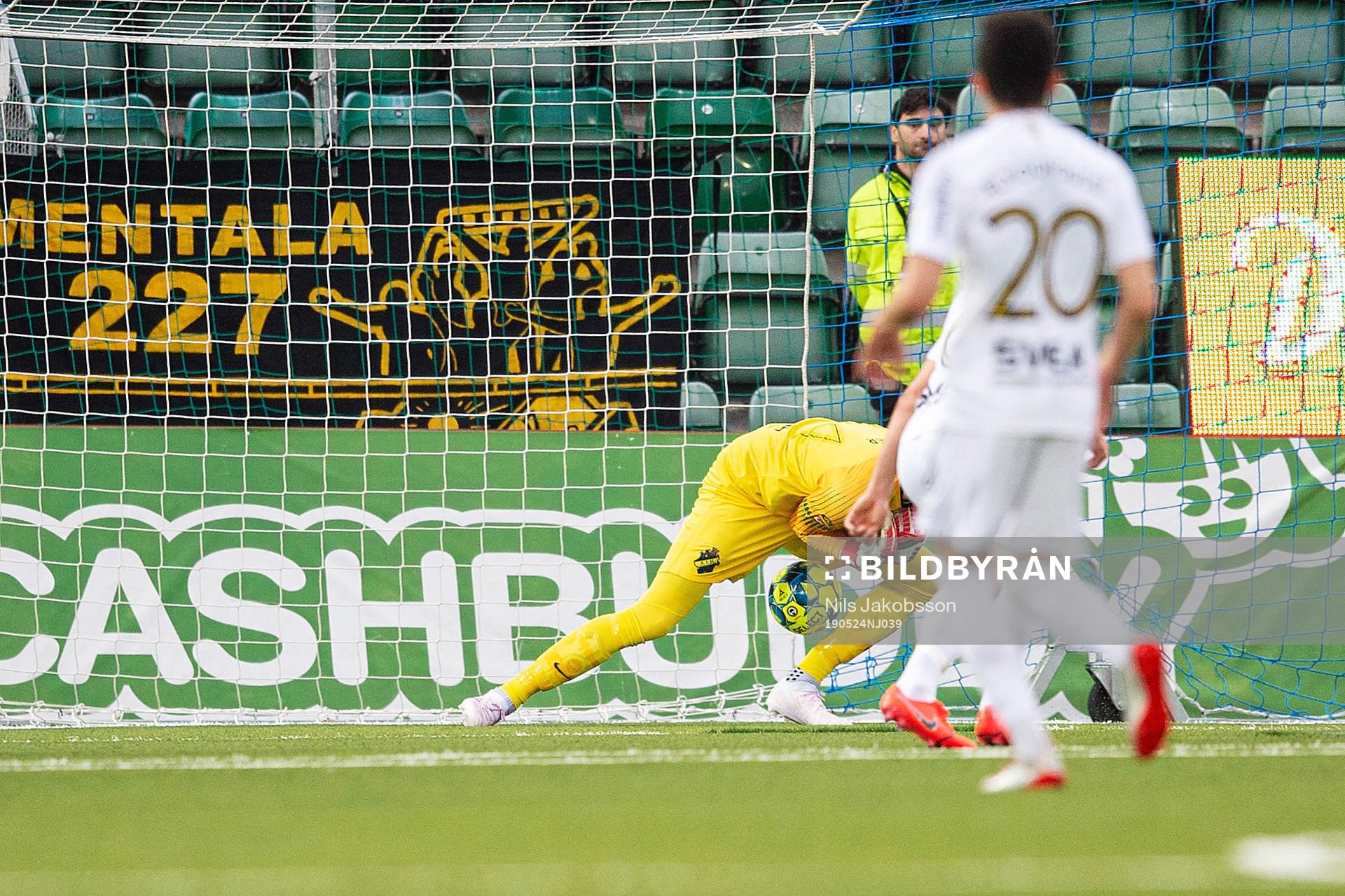 s målvakt Oscar Linnér släpper in 1-1
