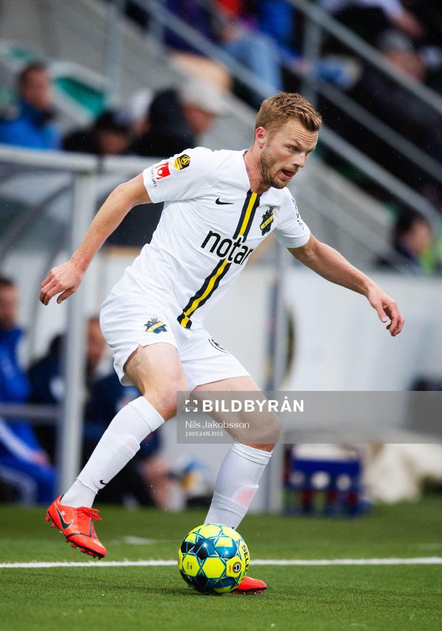s Sebastian Larsson