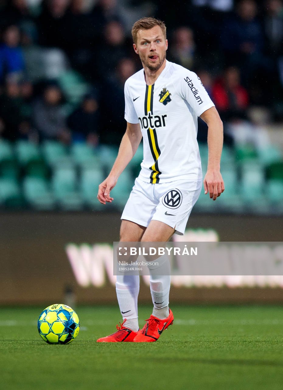 AIK:s Sebastian Larsson under fotbollsmatchen i Allsvenskan mellan GIF Sundsvall och AIK den 24 maj 2019 i Sundsvall.