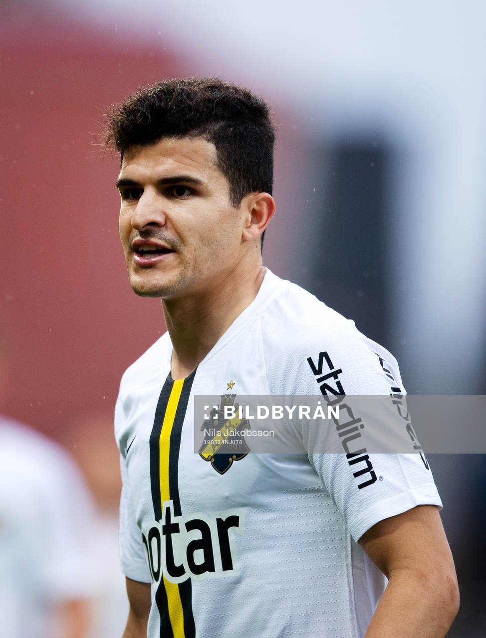s Tarik Elyounoussi