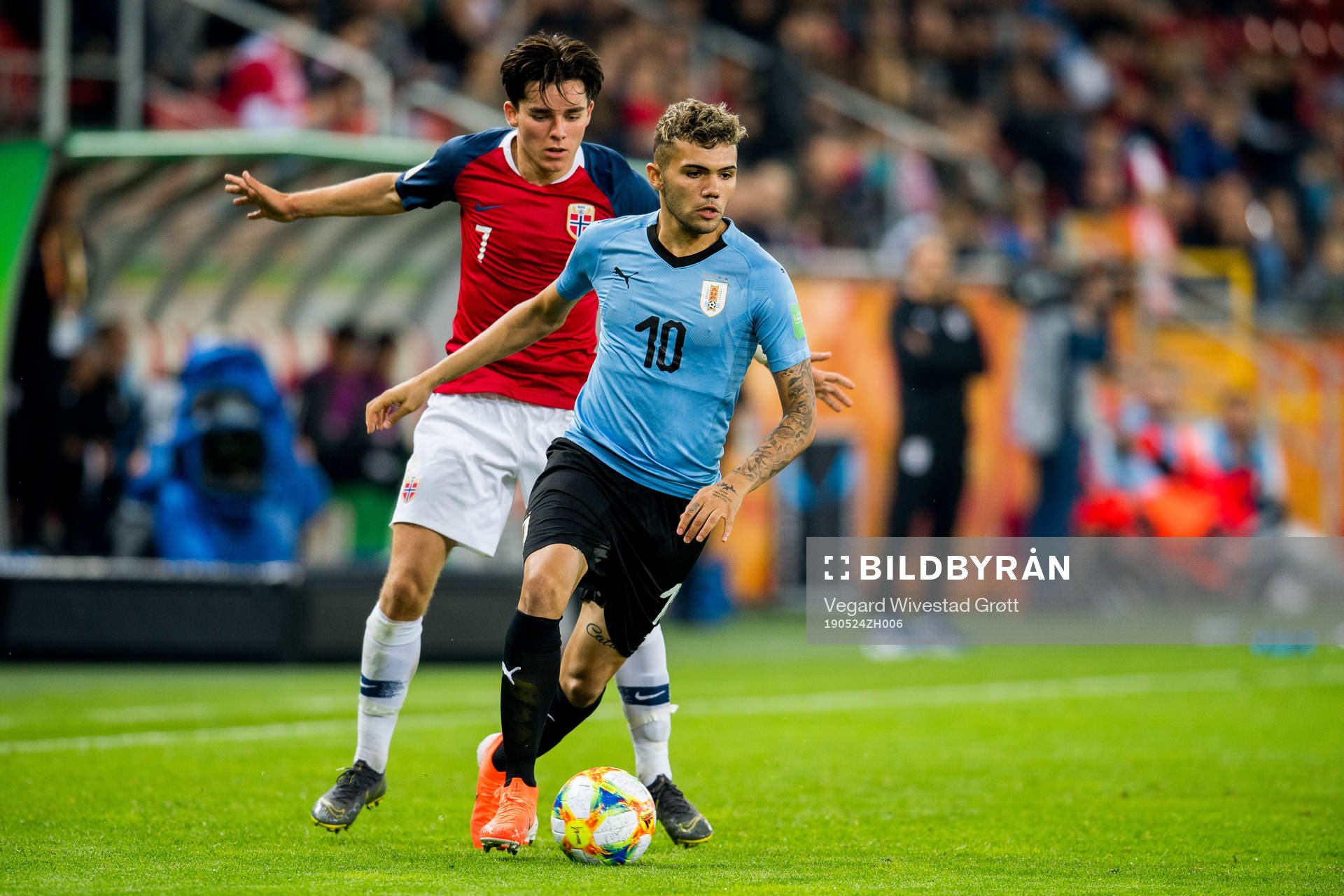 Hugo Vegard Vetlesen of Norway and Nicolás Javier